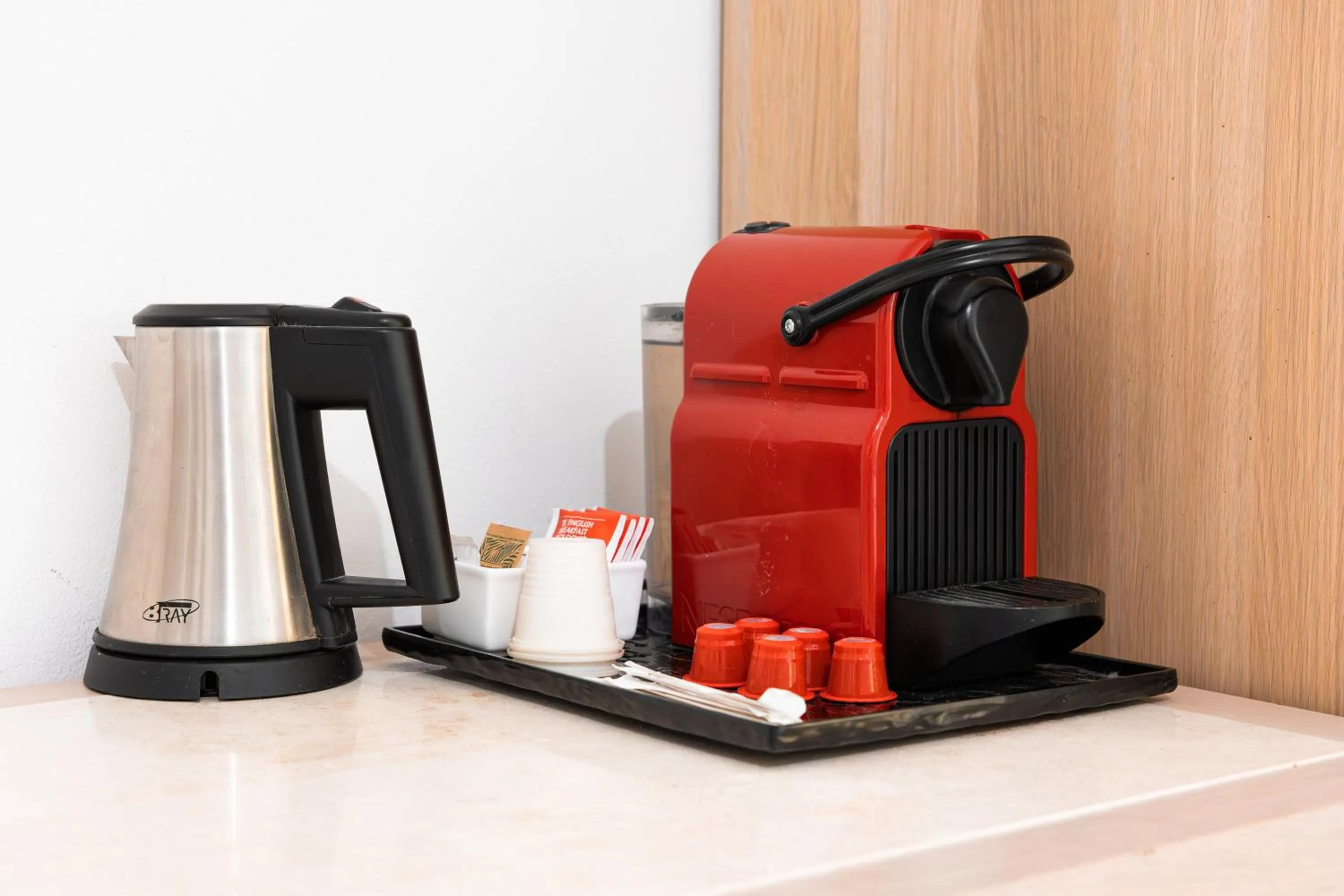 Coffee/tea facilities in Grand Central Room