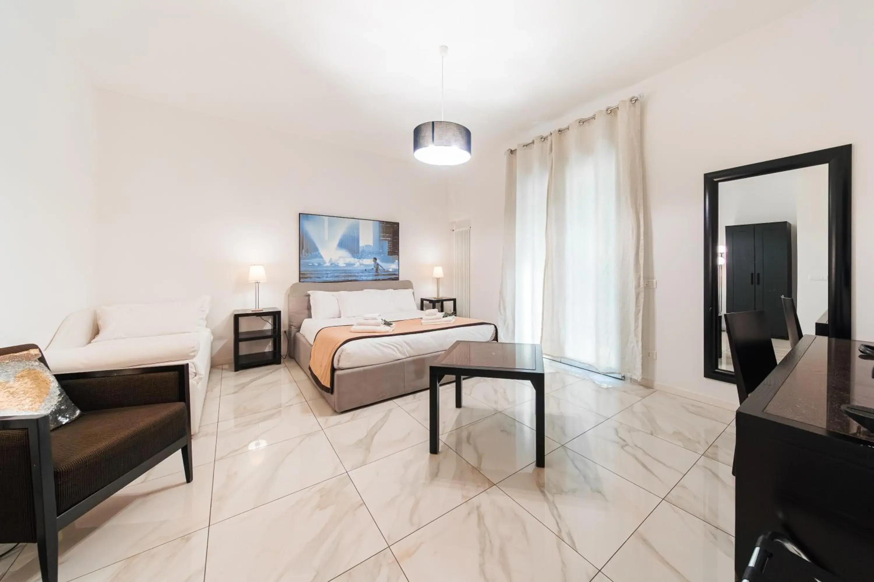 Junior Suite with Balcony in Grand Central Room Junior Suite with Balcony in Grand Central Room