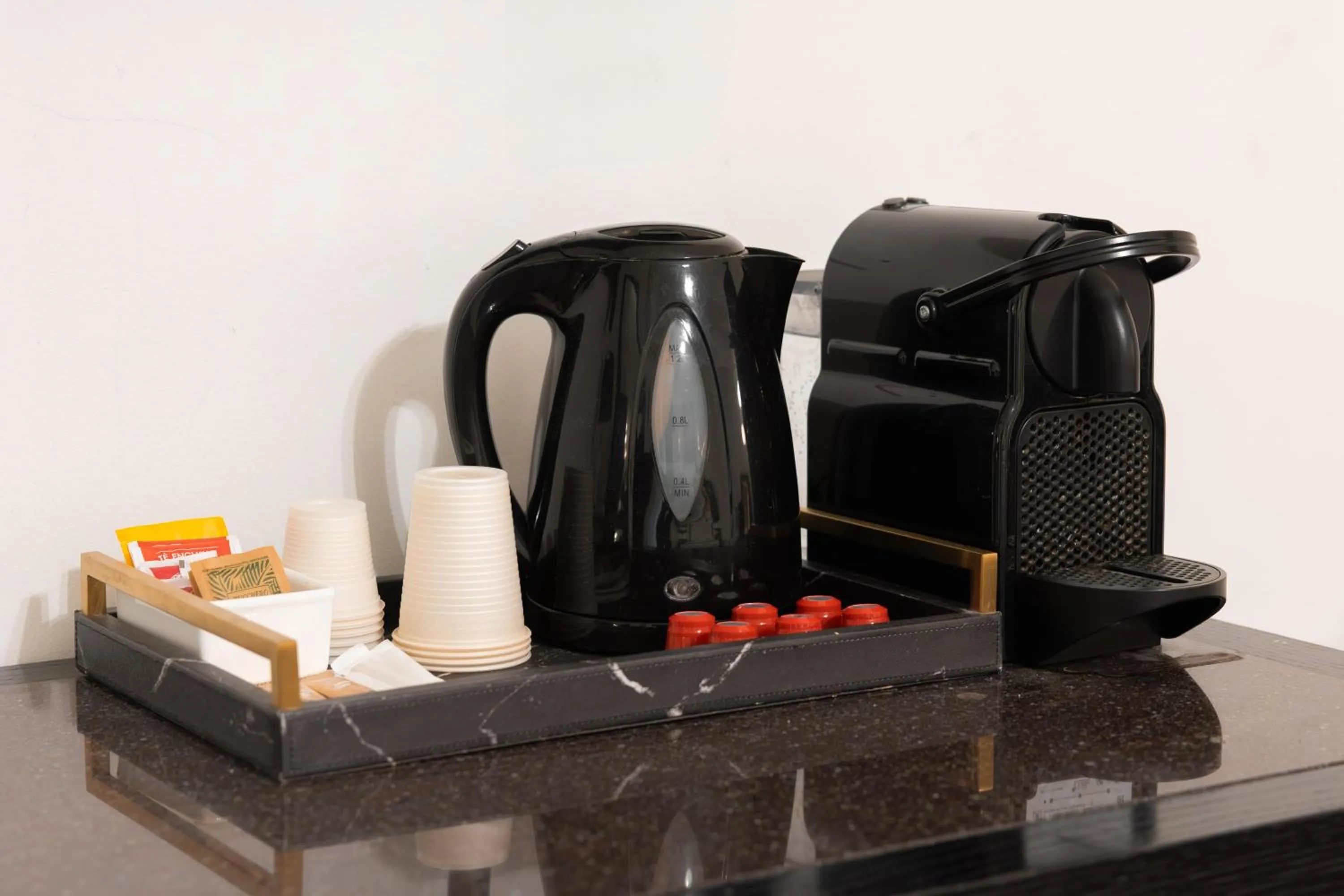 Coffee/tea facilities in Grand Central Room