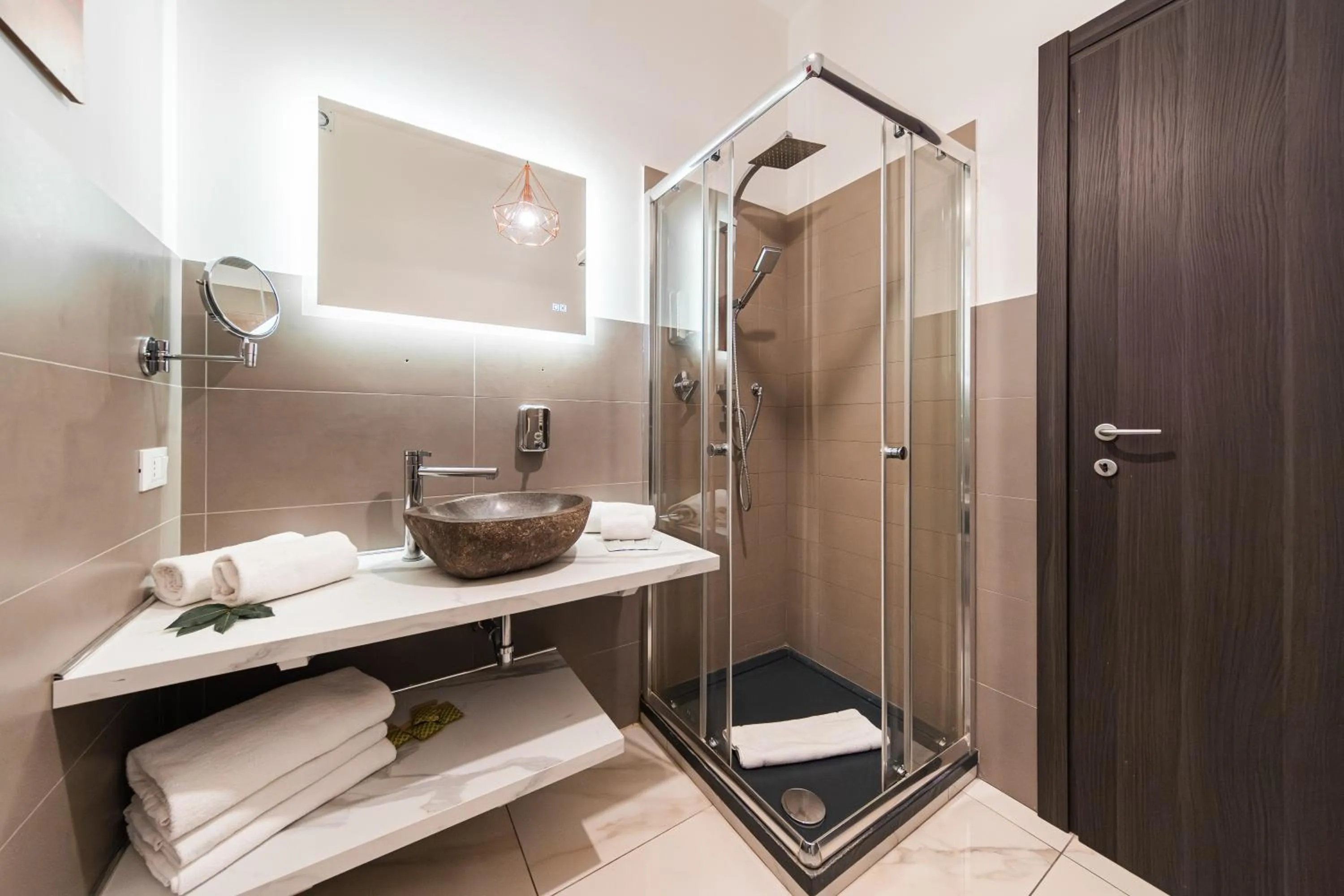 Shower in Grand Central Room