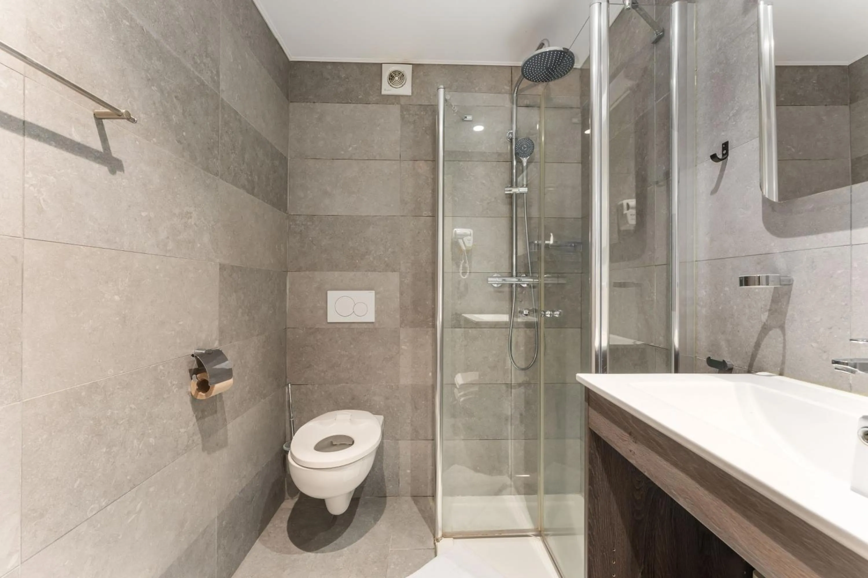 Shower in Hotel karel de stoute