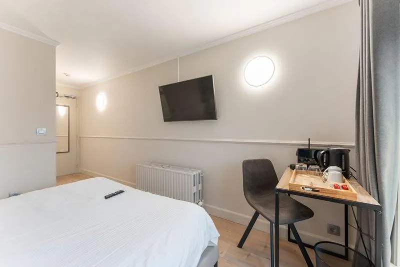 Photo of the whole room, Bed in Hotel karel de stoute