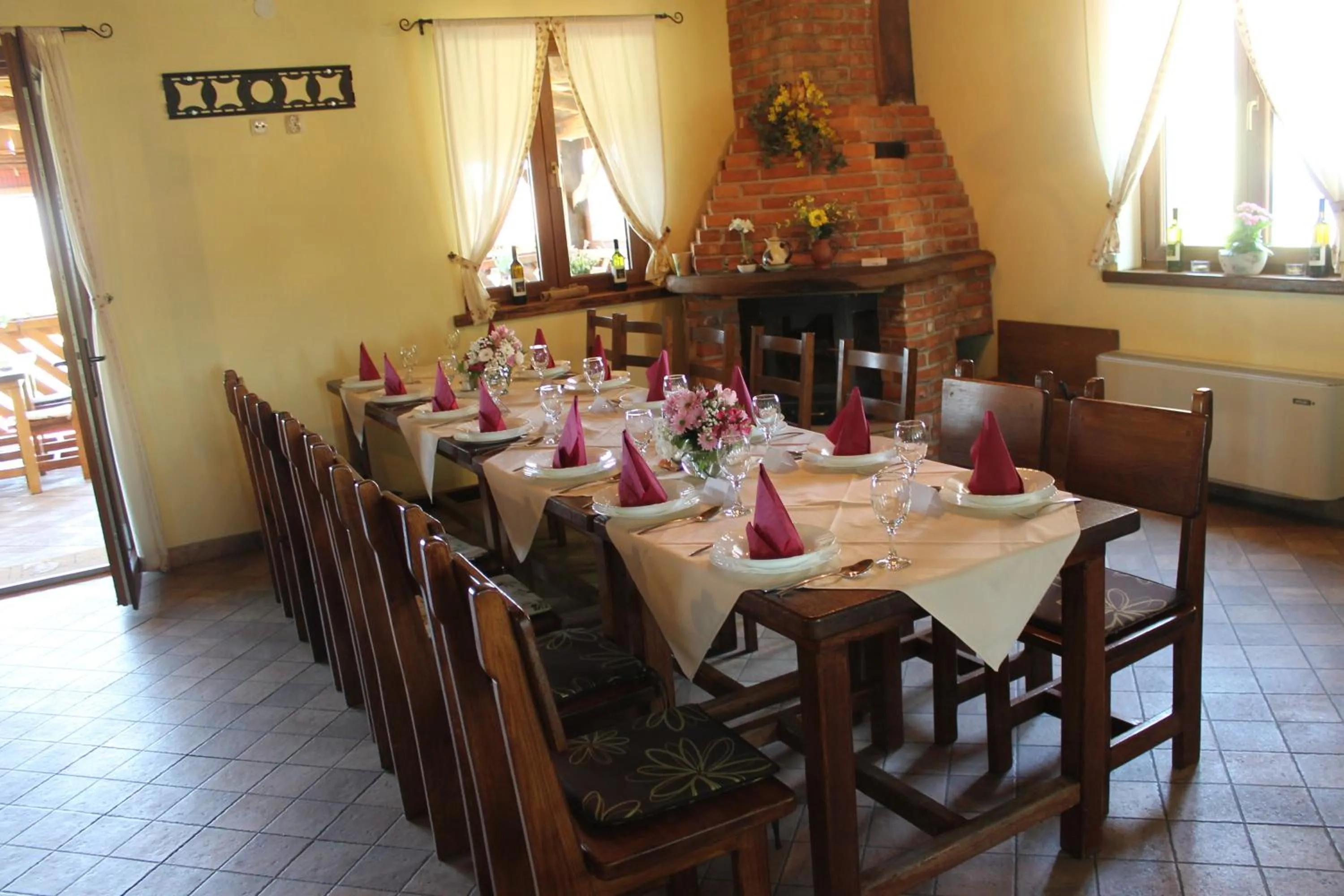 Restaurant/places to eat in Rooms & Apartment Vinia