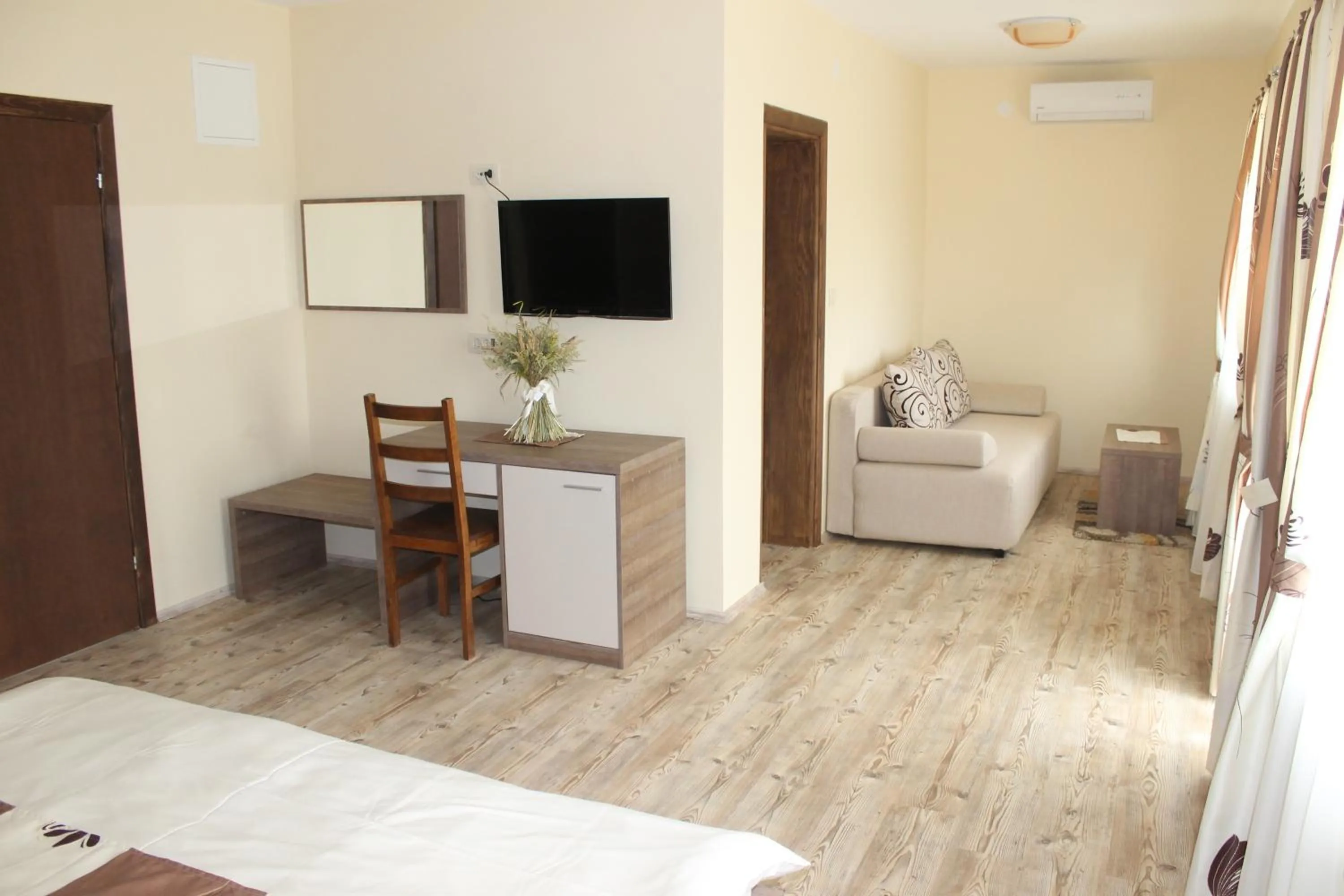 Bedroom, Bed in Rooms & Apartment Vinia