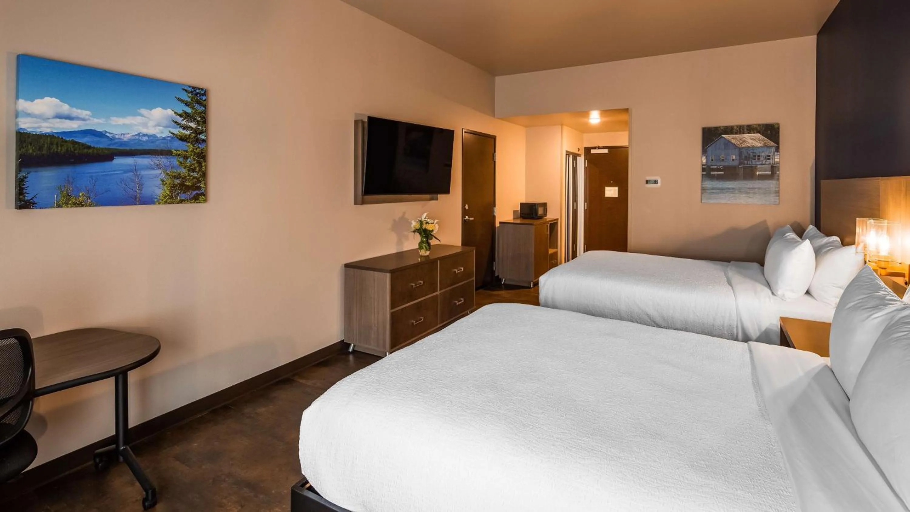 Photo of the whole room, Bed in The Forge Hotel BW Signature Collection