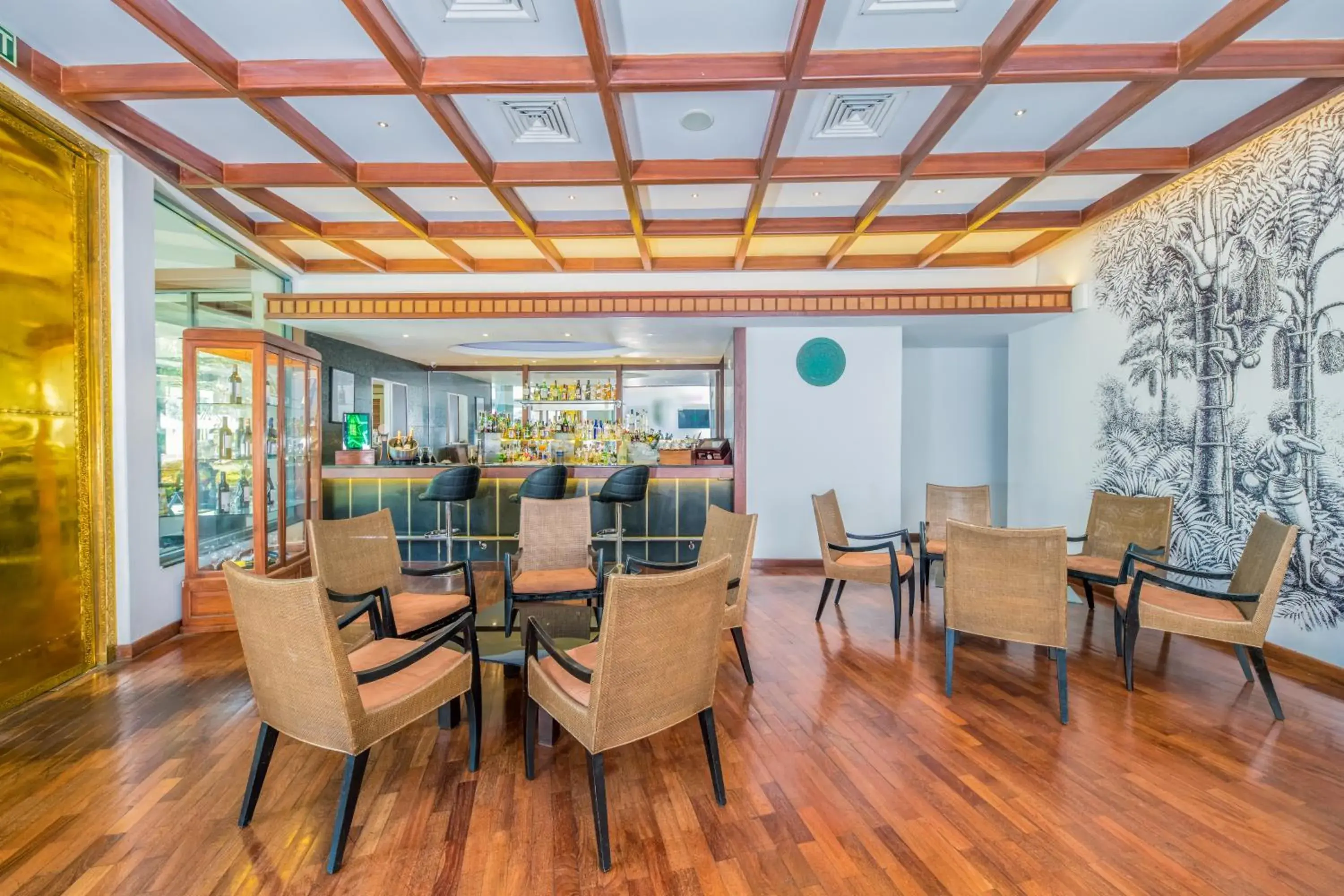 Lounge or bar in Earl's Regent Hotel Lounge or bar in Earl's Regent Hotel