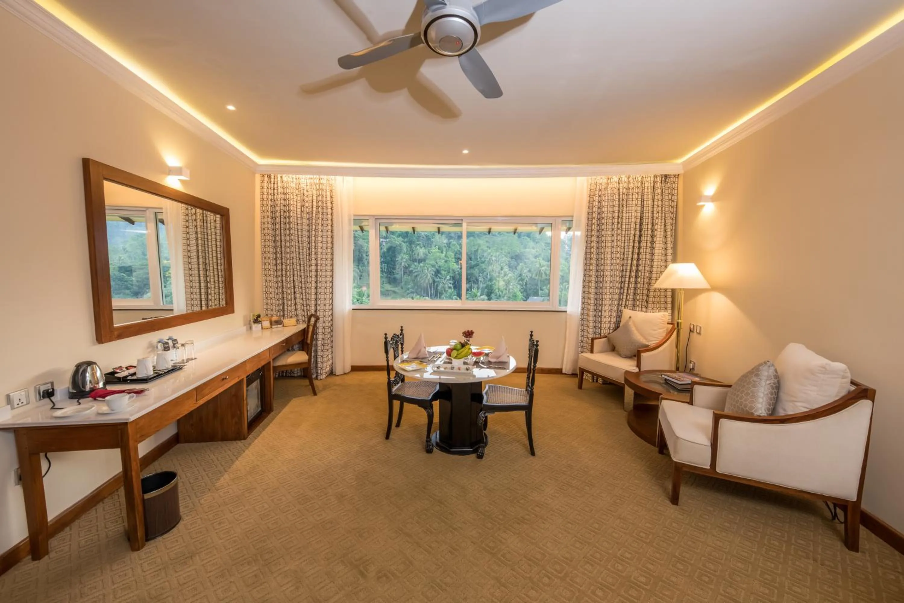 Living room in Earl's Regent Hotel