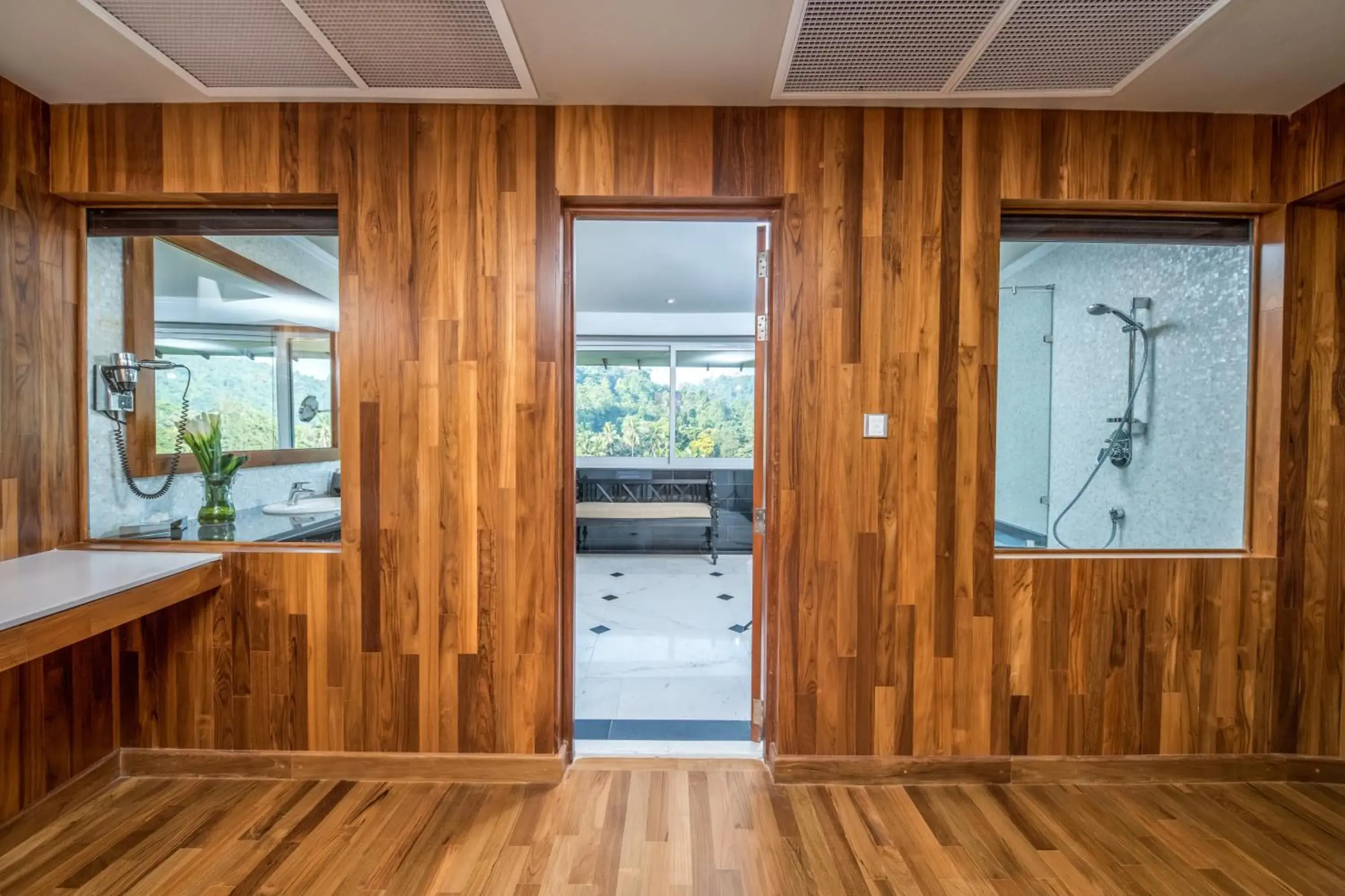 Bathroom in Earl's Regent Hotel Bathroom in Earl's Regent Hotel