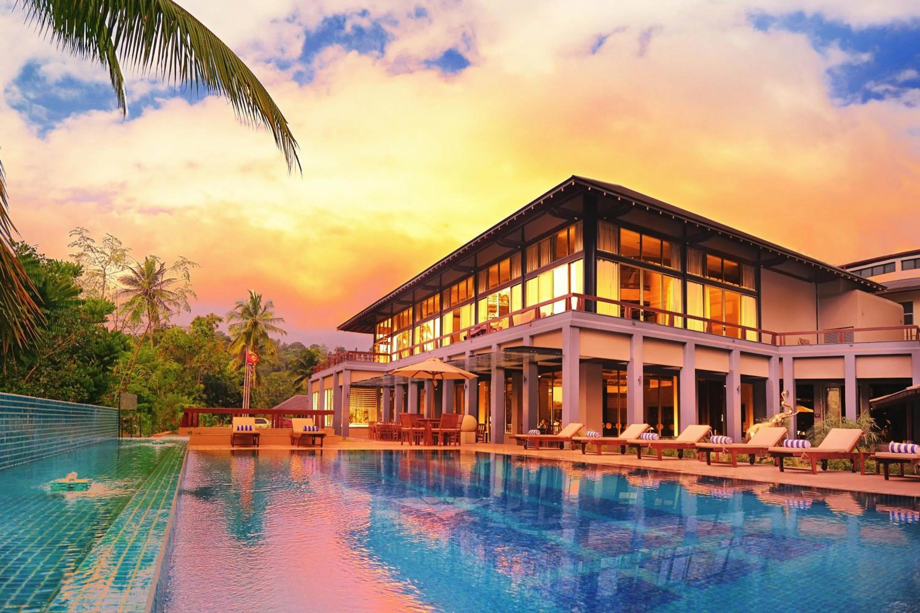 Facade/entrance in Earl's Regent Hotel