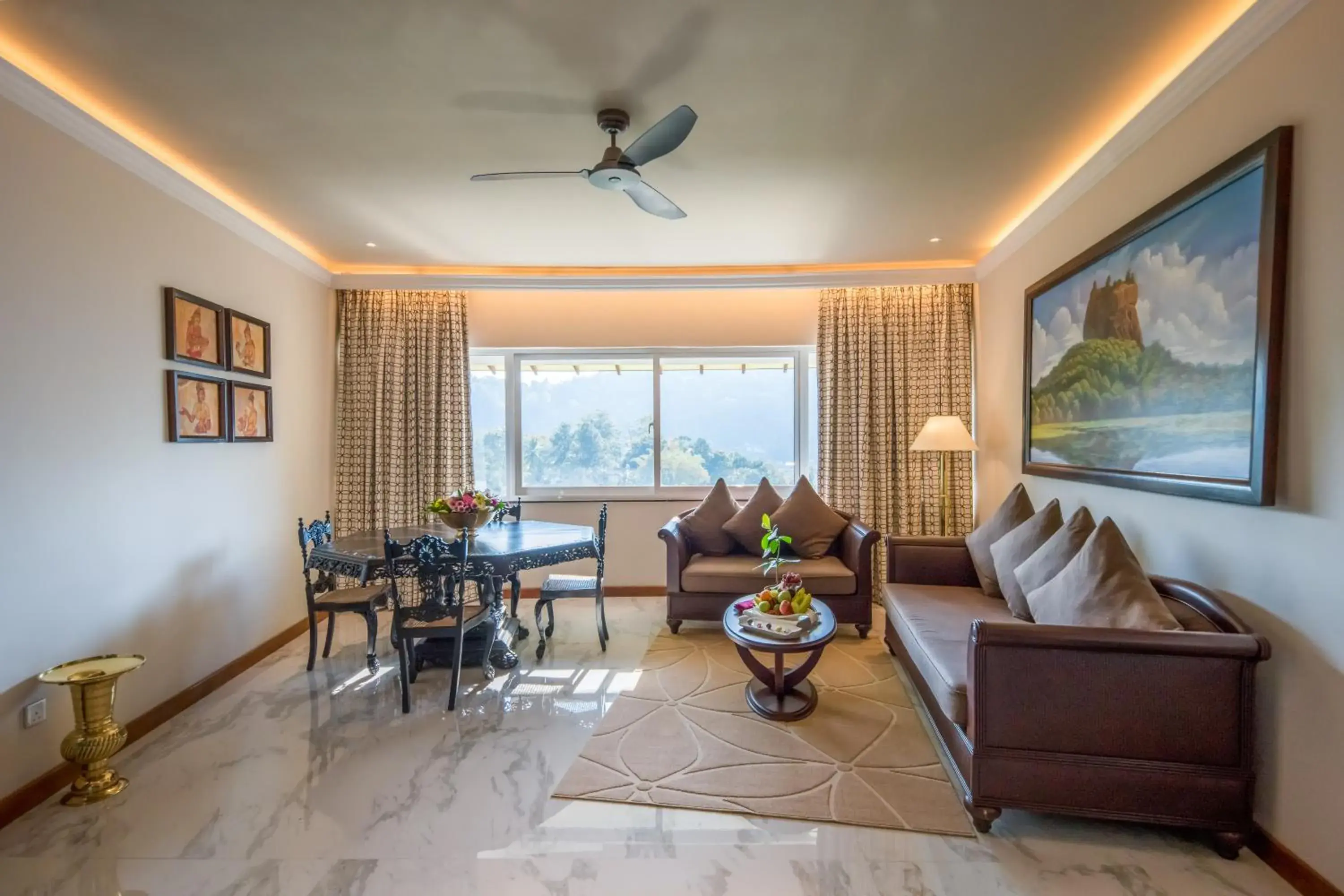 Living room in Earl's Regent Hotel Living room in Earl's Regent Hotel