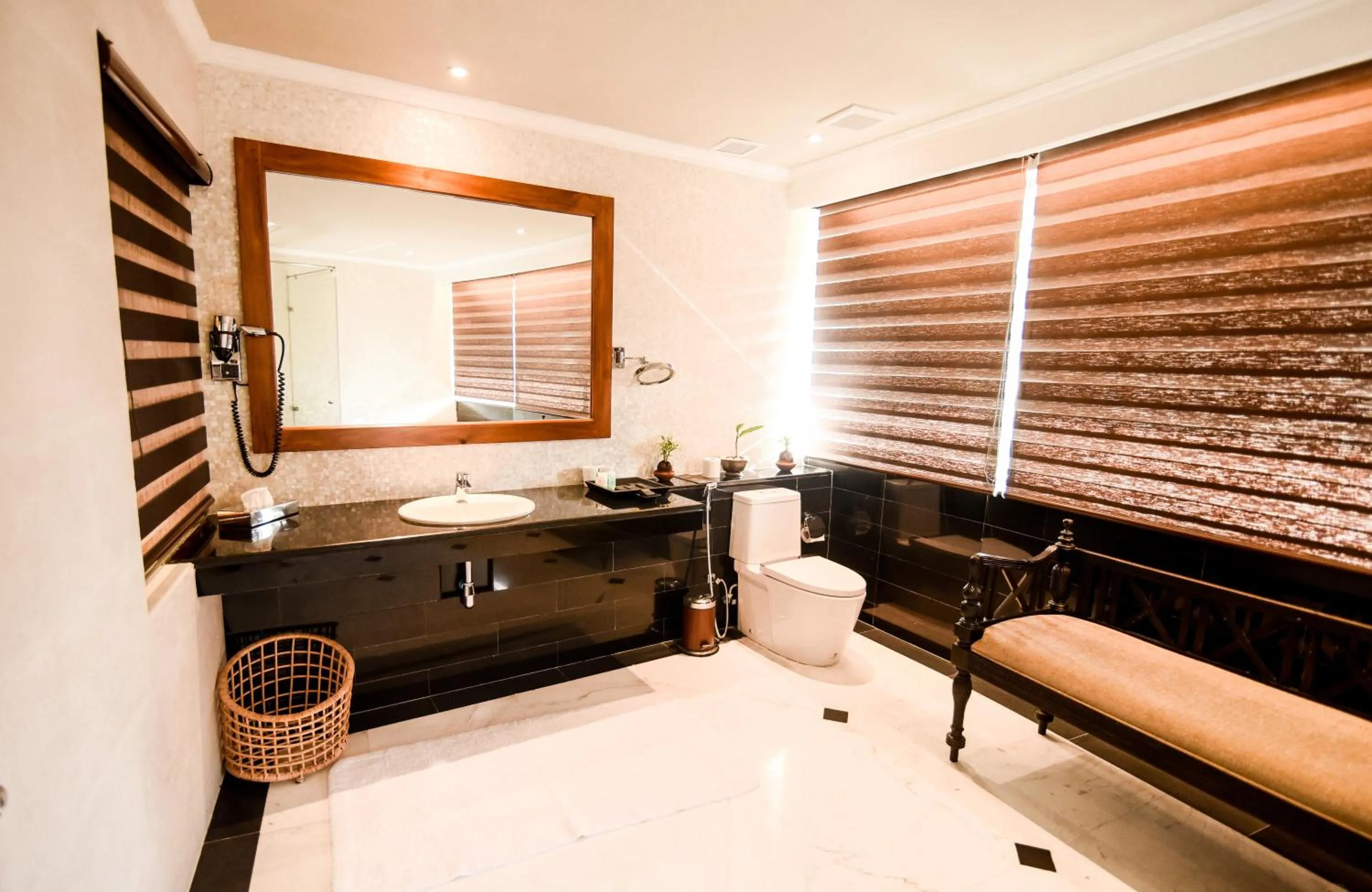 Bathroom in Earl's Regent Hotel