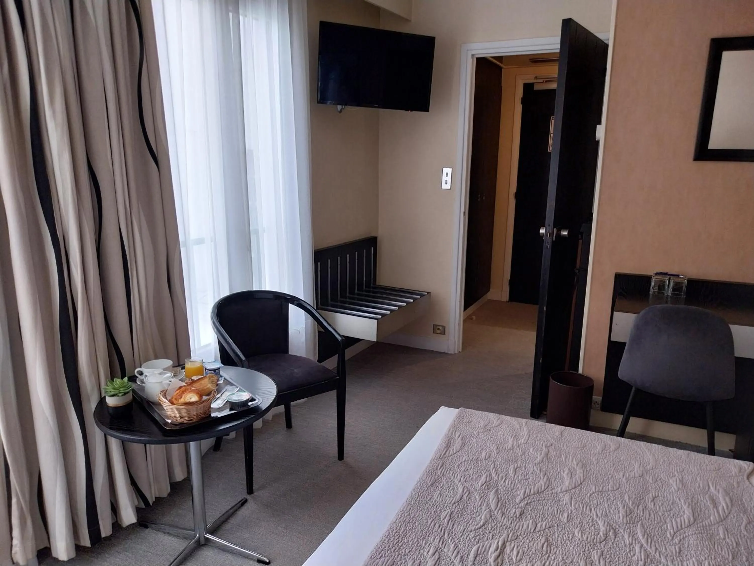 Bedroom, Bed in HOTEL ALISON