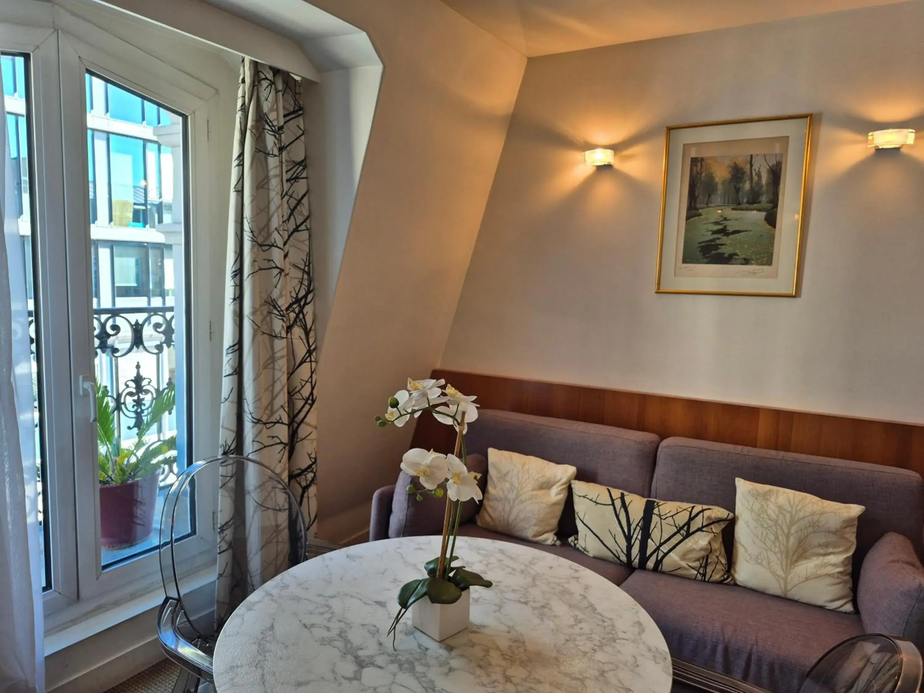 Living room in HOTEL ALISON Living room in HOTEL ALISON