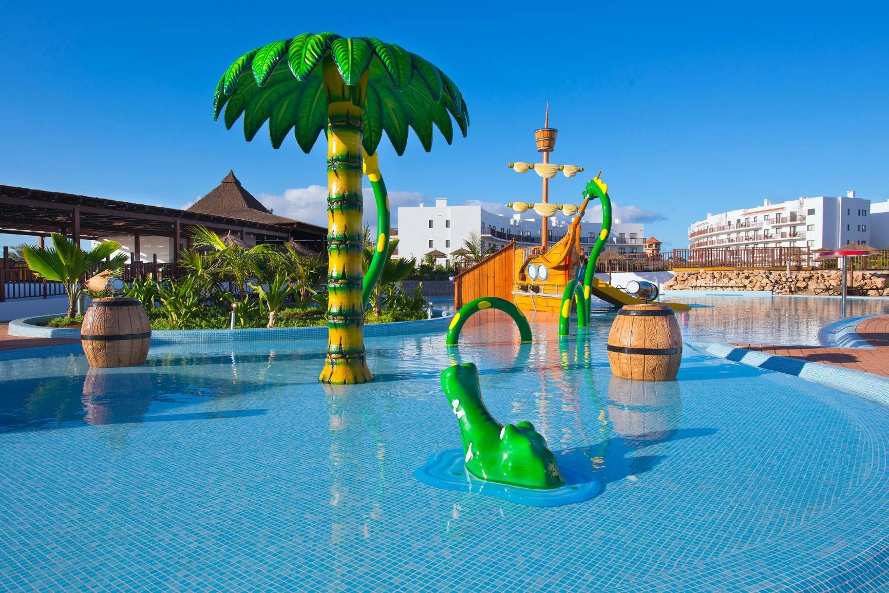 Swimming pool in Melia Dunas Beach Resort & Spa - All Inclusive