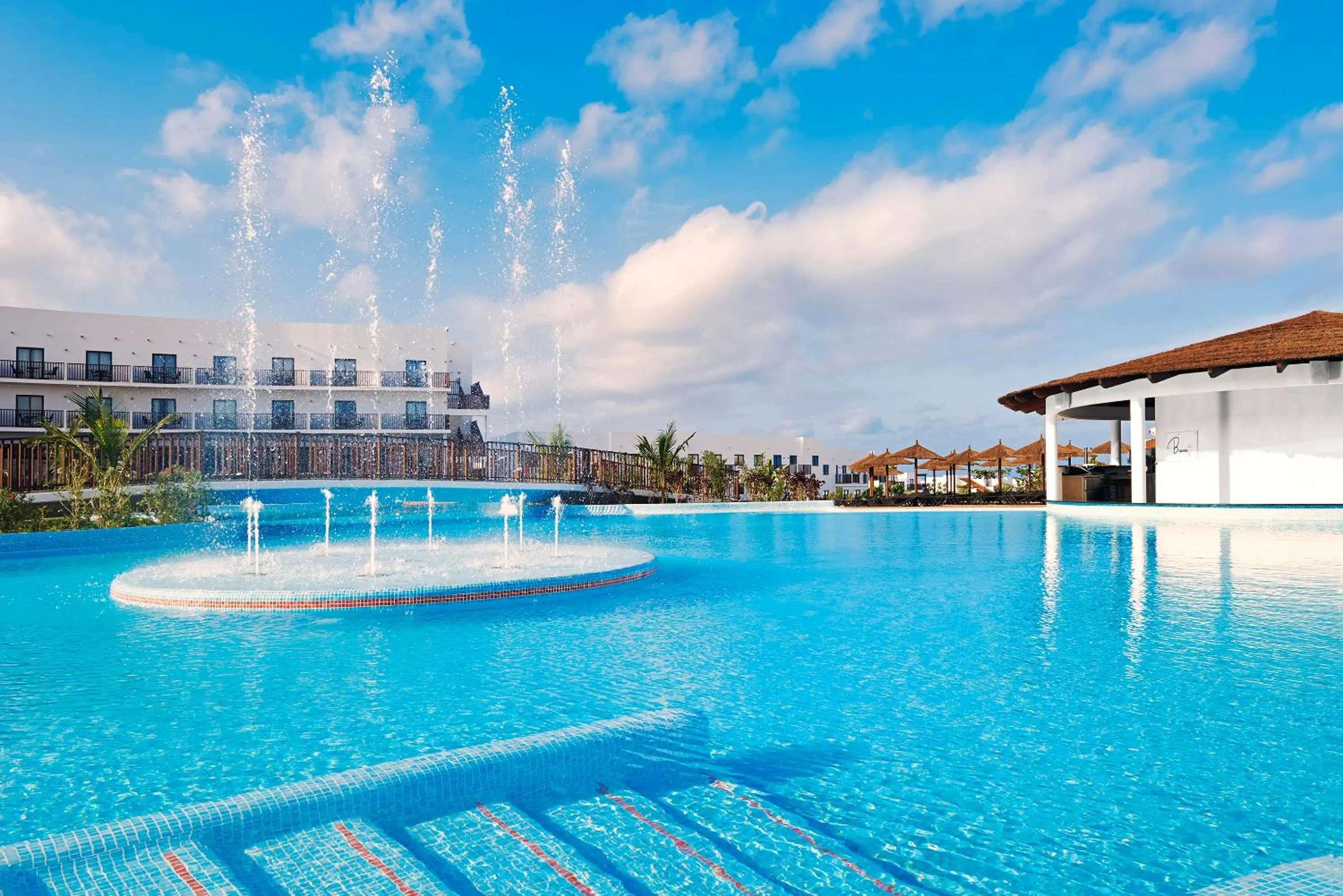 Day in Melia Dunas Beach Resort & Spa - All Inclusive