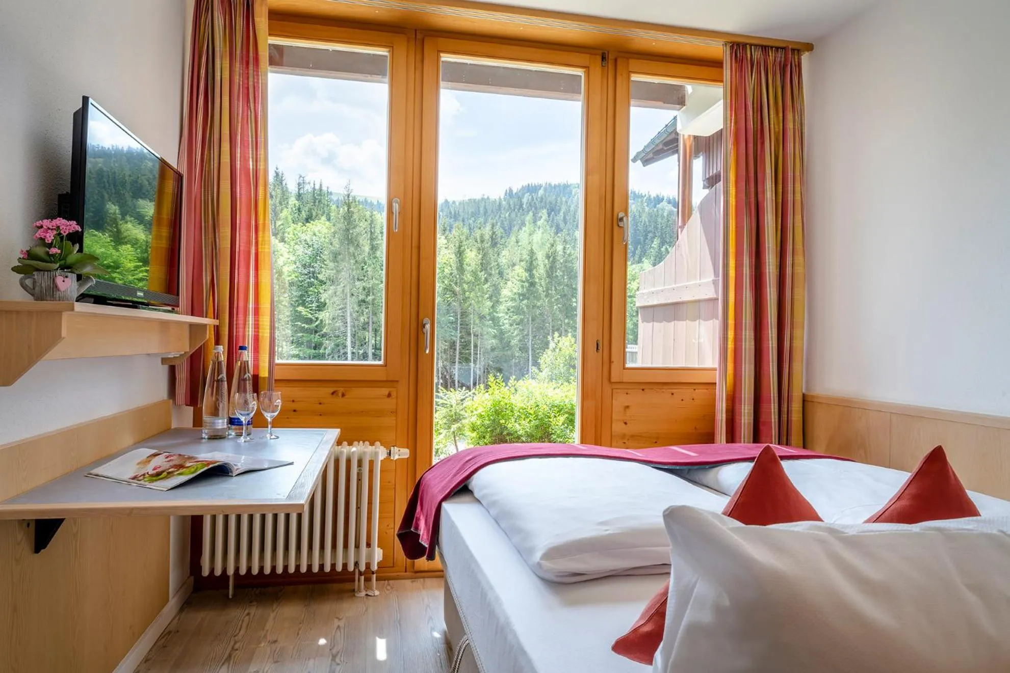 Photo of the whole room, Bed in Berghotel Sudelfeld