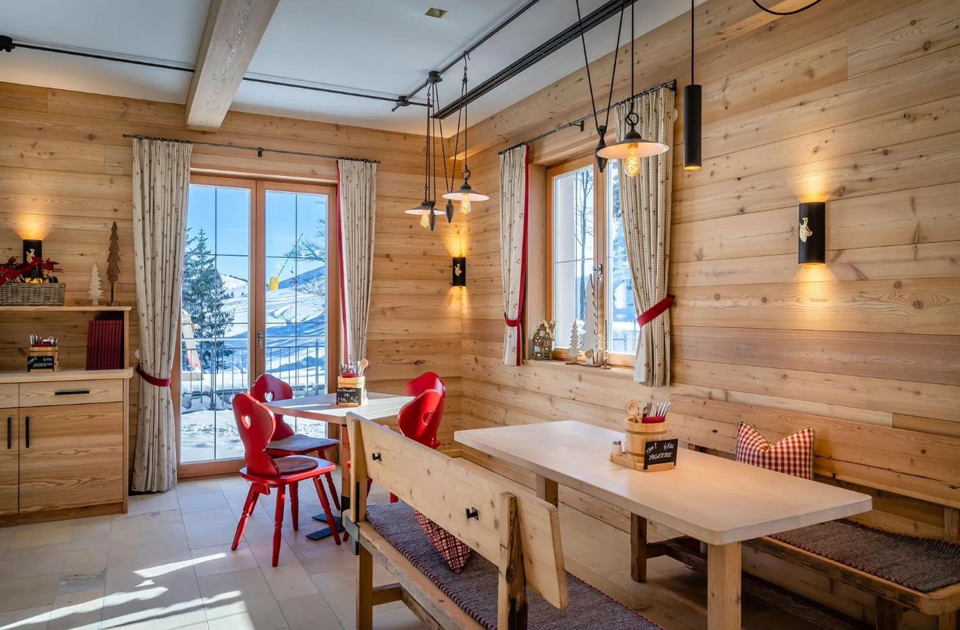 Dining area in Berghotel Sudelfeld