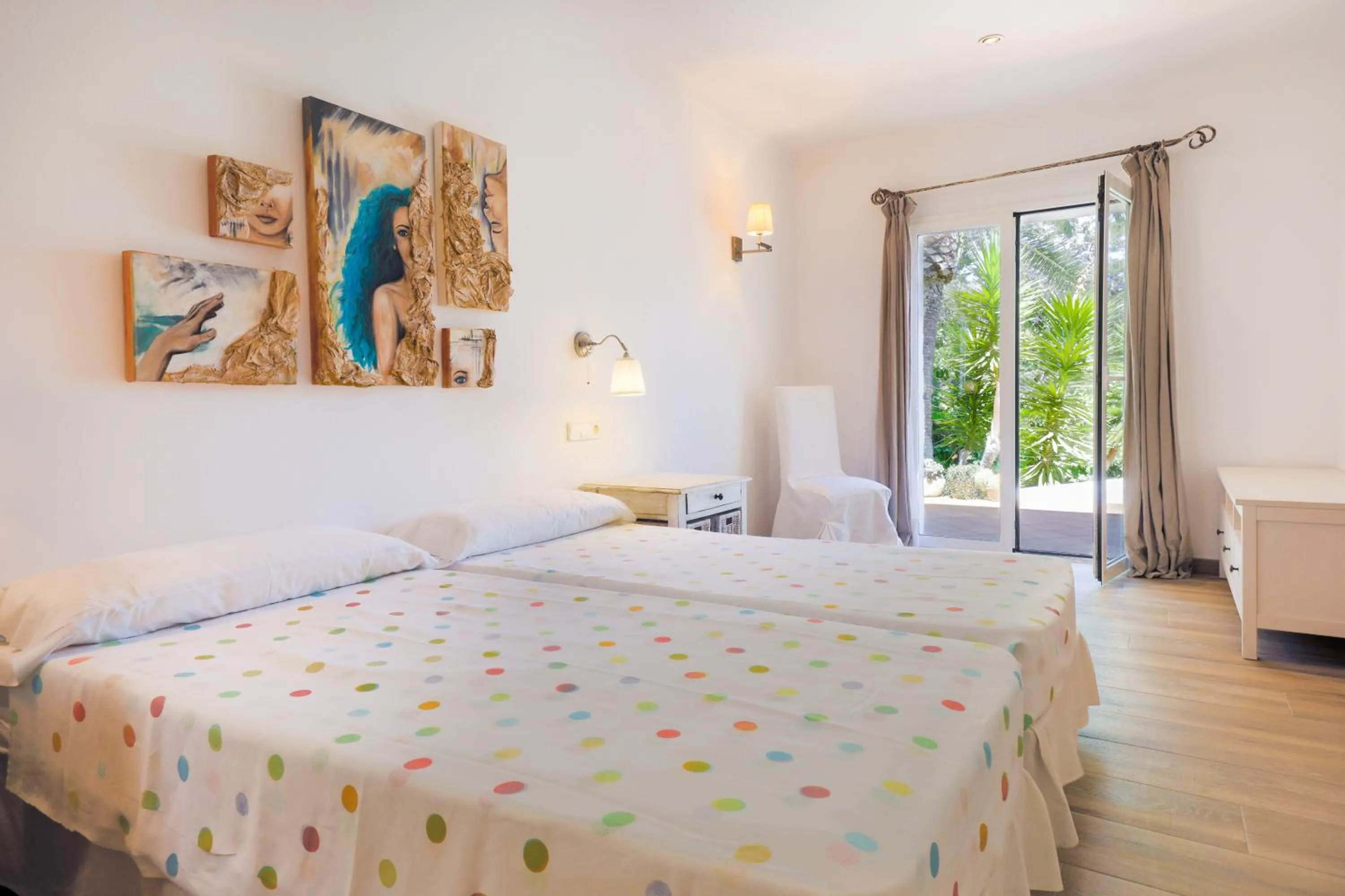 Bed in Villa Marques de Comillas 12
