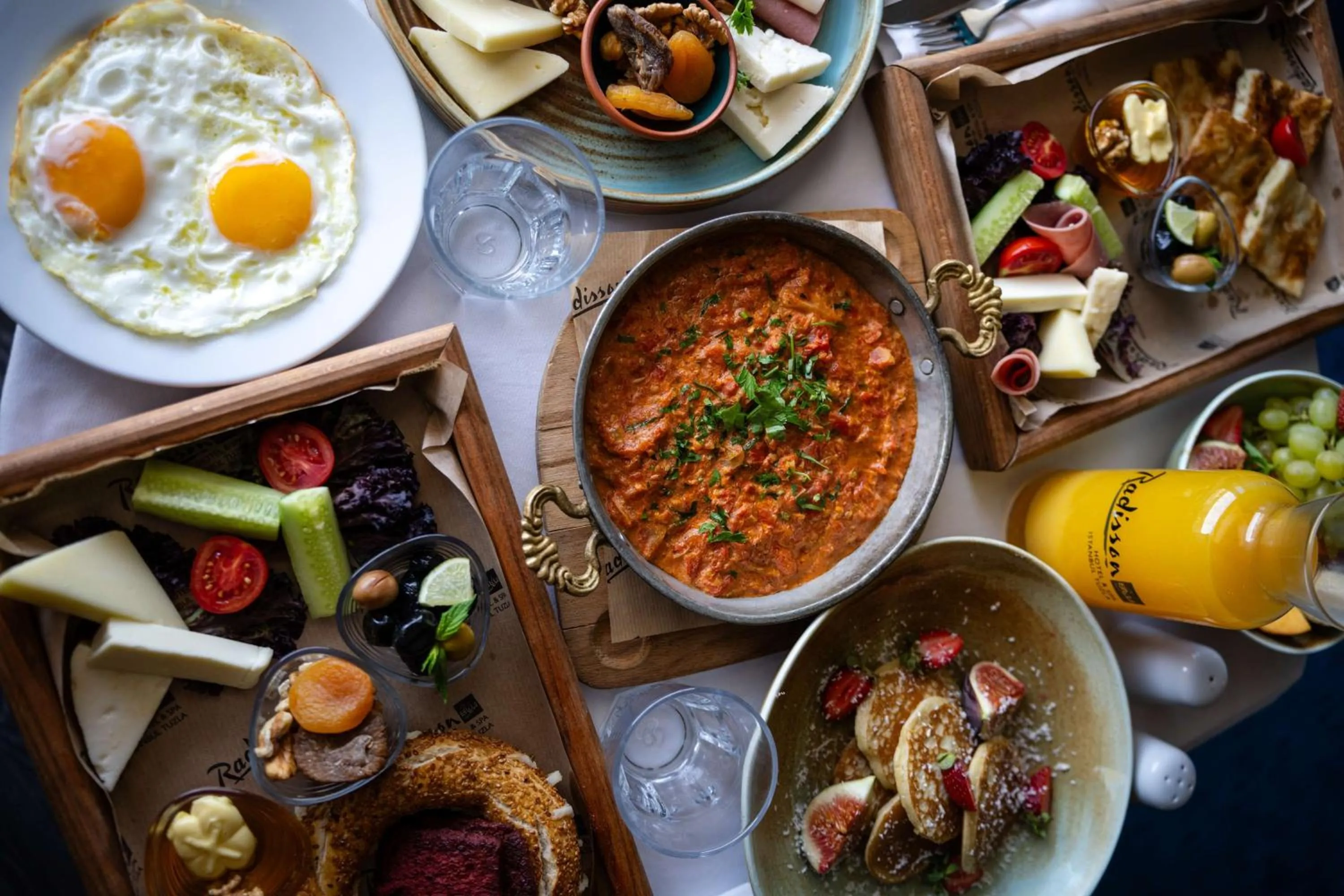 Food and drinks in Radisson Blu Hotel & Spa, Istanbul Tuzla