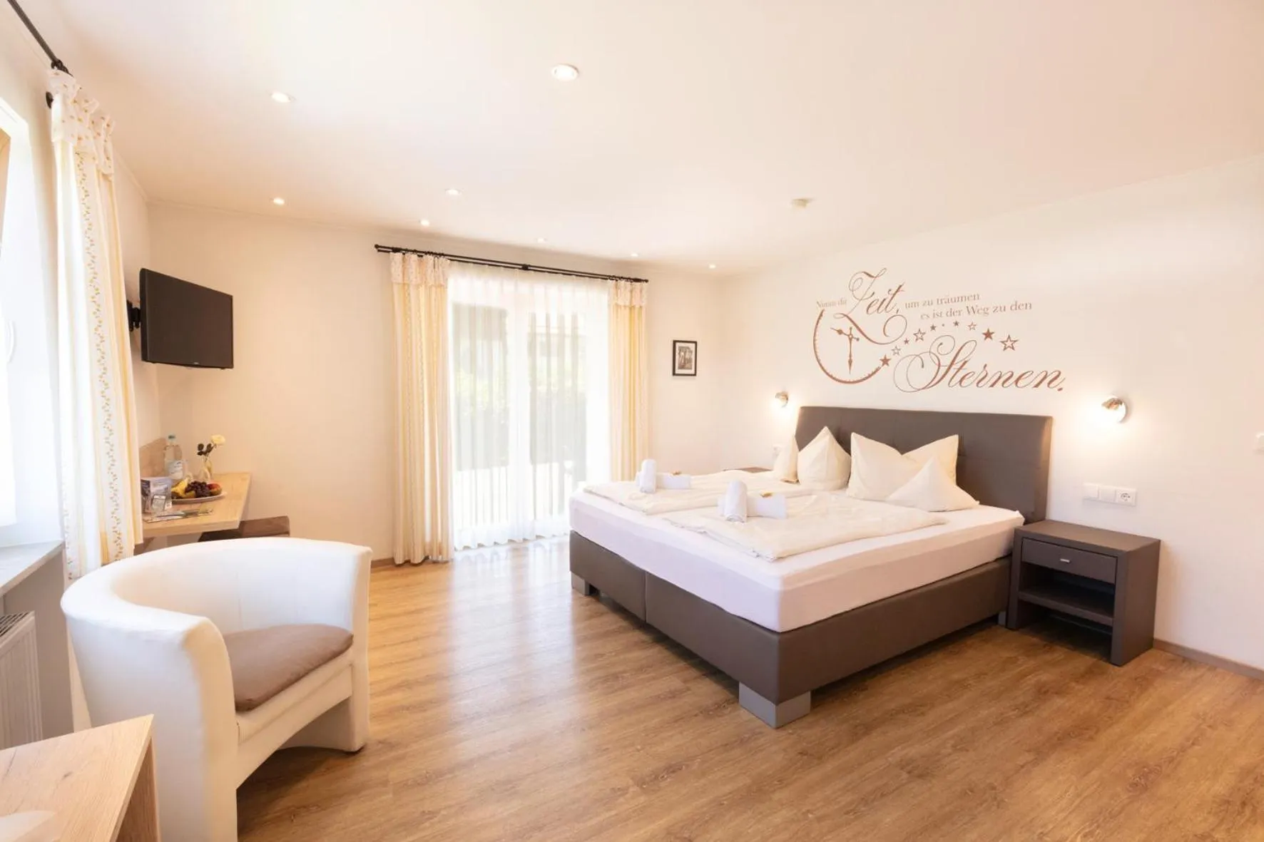 Photo of the whole room, Bed in Hotel Bergidyll