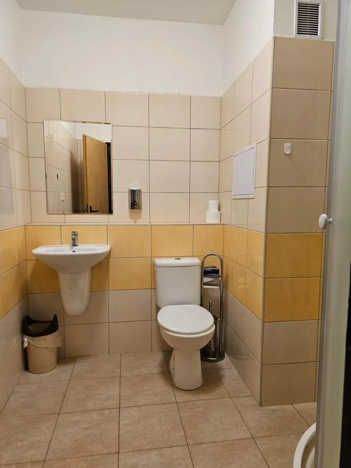 Triple Room - single occupancy in Hotel Buly Triple Room - single occupancy in Hotel Buly