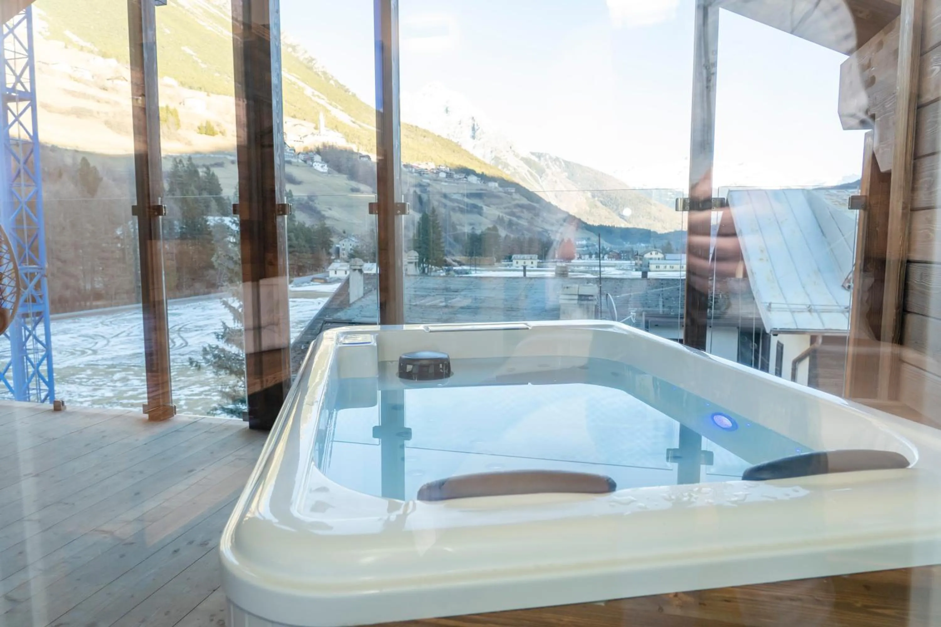 Hot Tub in Nira Mountain Resort Futura