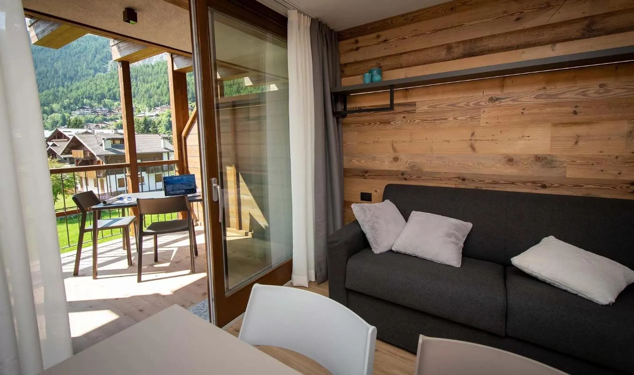 Balcony/Terrace in Nira Mountain Resort Futura