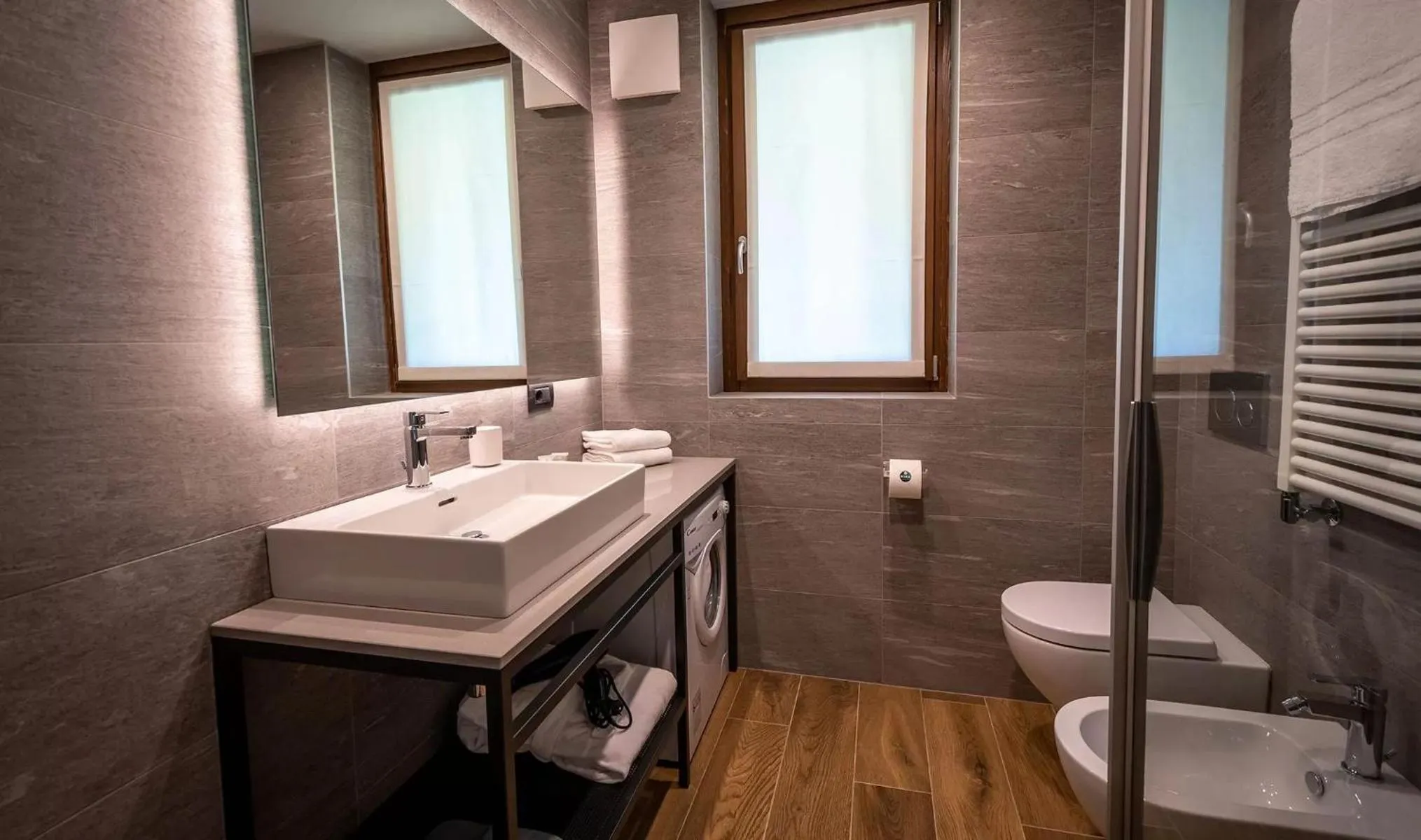 Shower in Nira Mountain Resort Futura