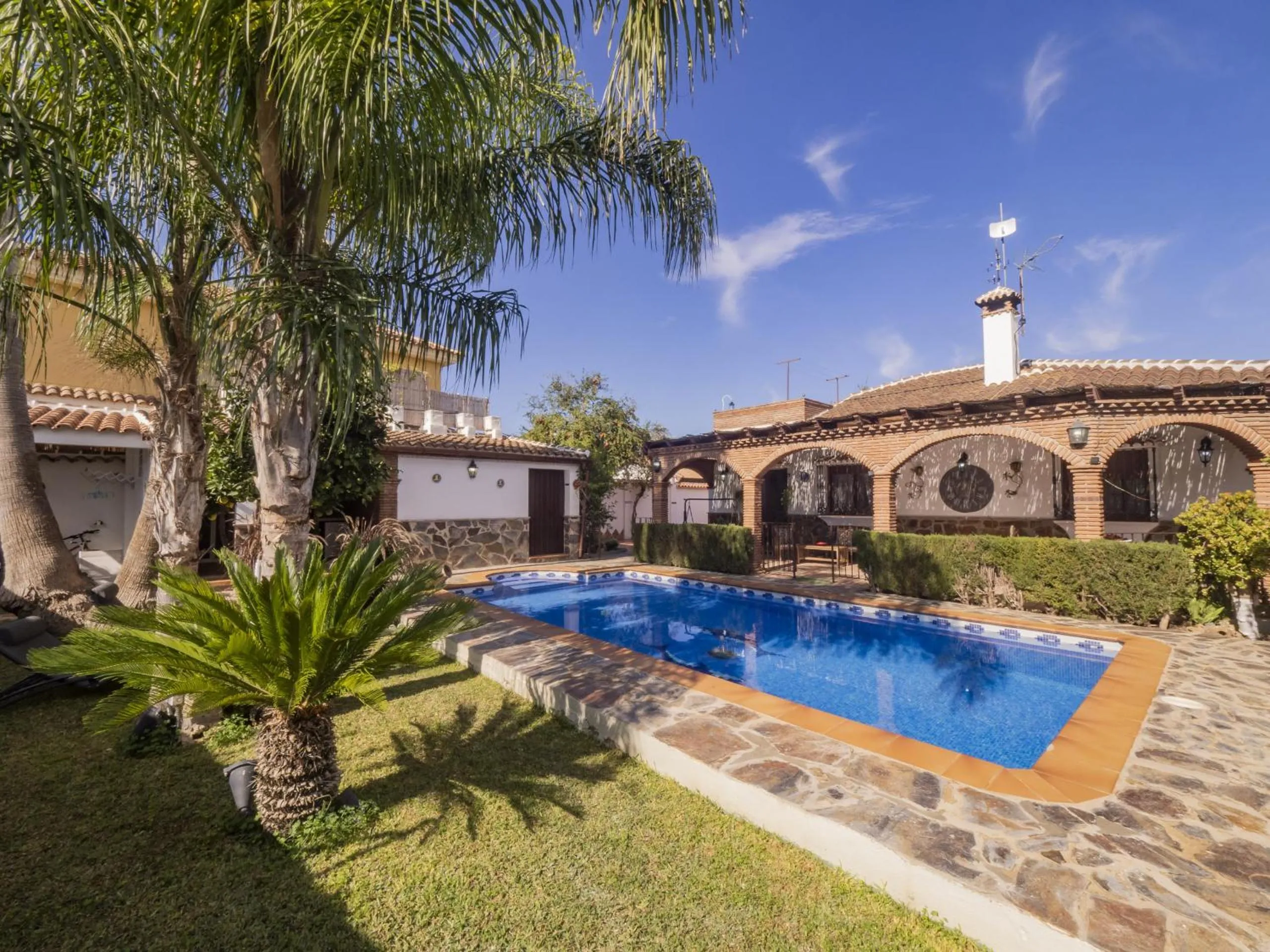 Swimming pool in Cubo's Casa Rural Sol