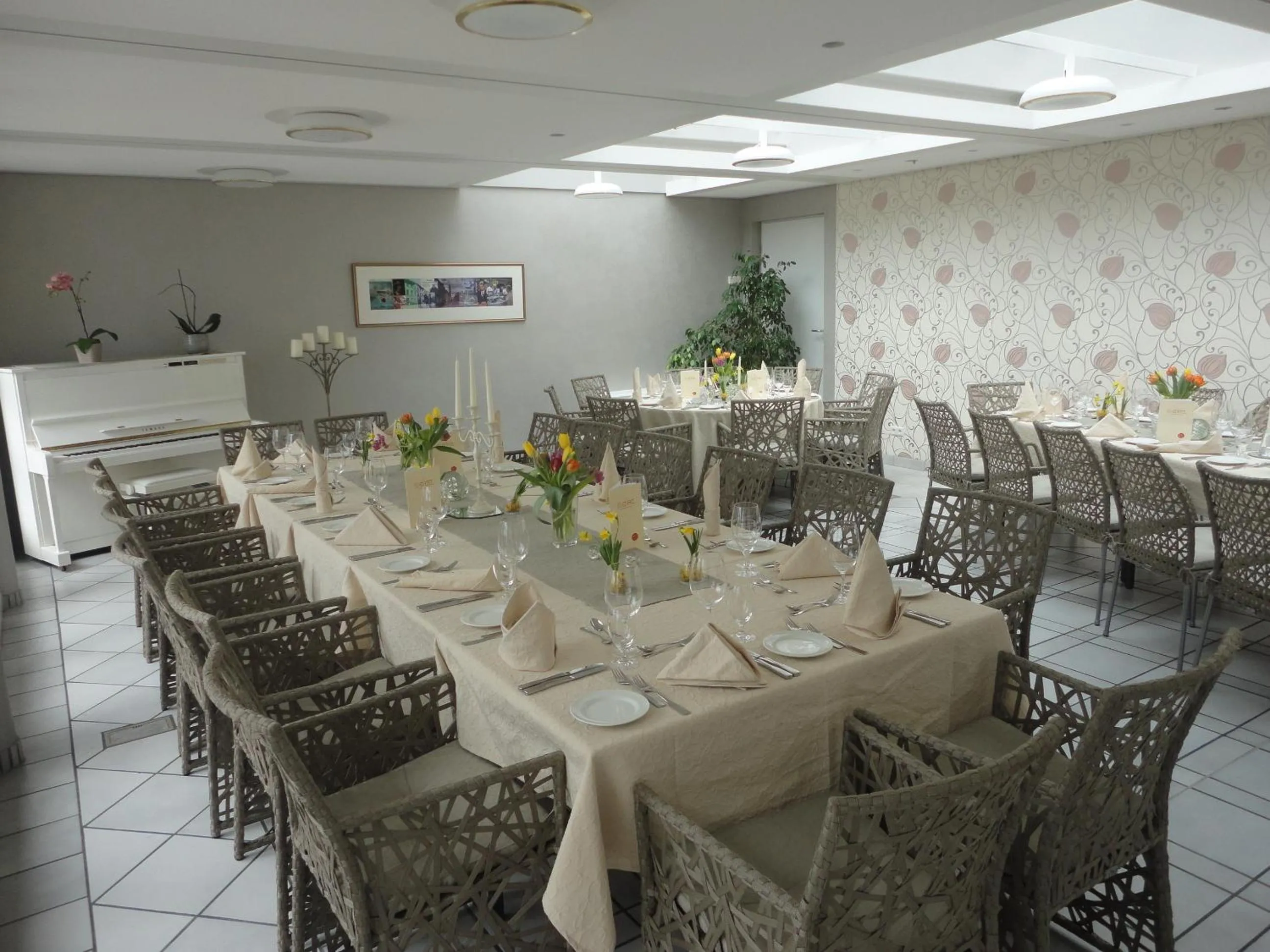 Restaurant/places to eat in Hotel Engel