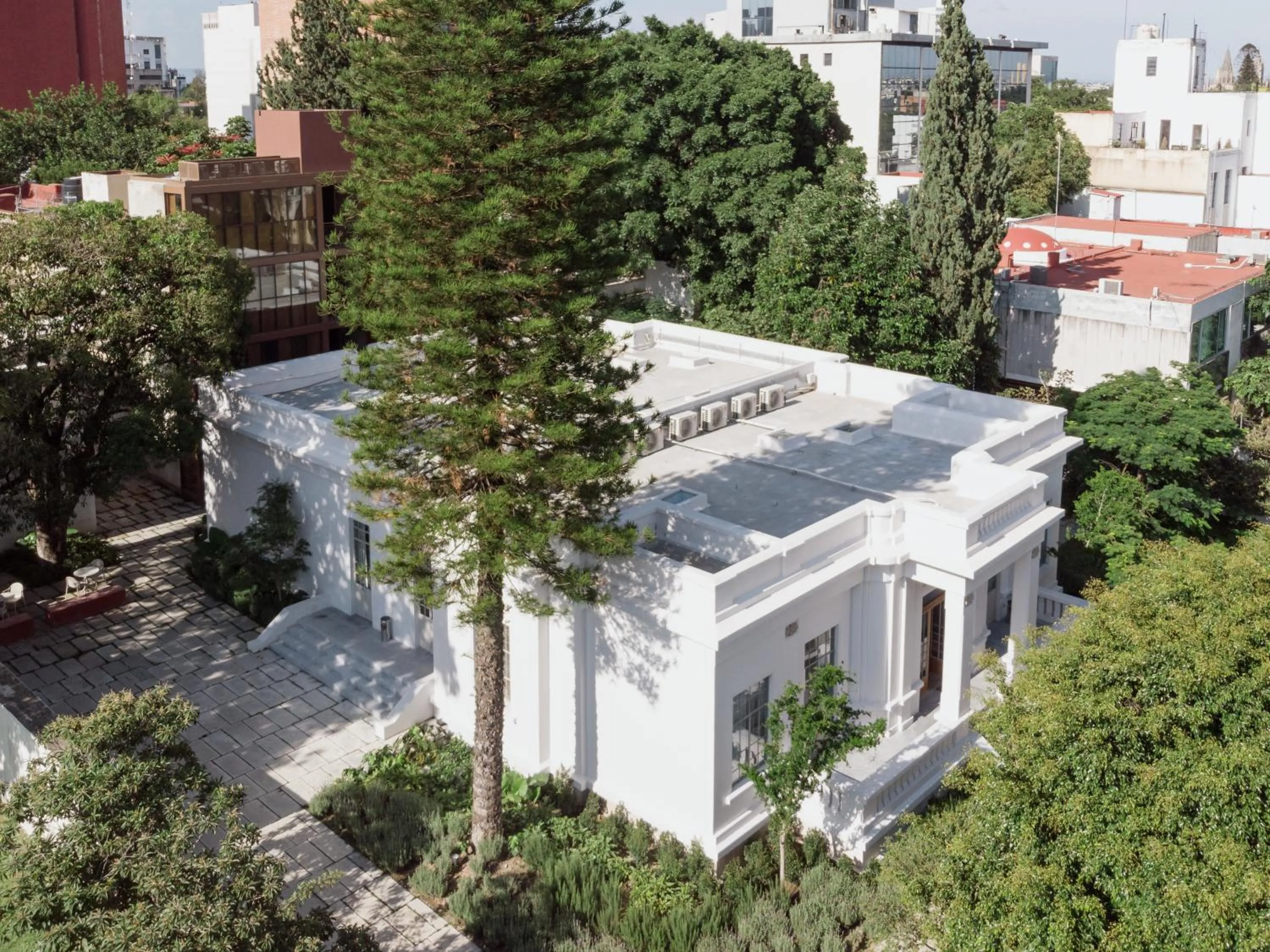 Property building in Casa Bosque Eduviges