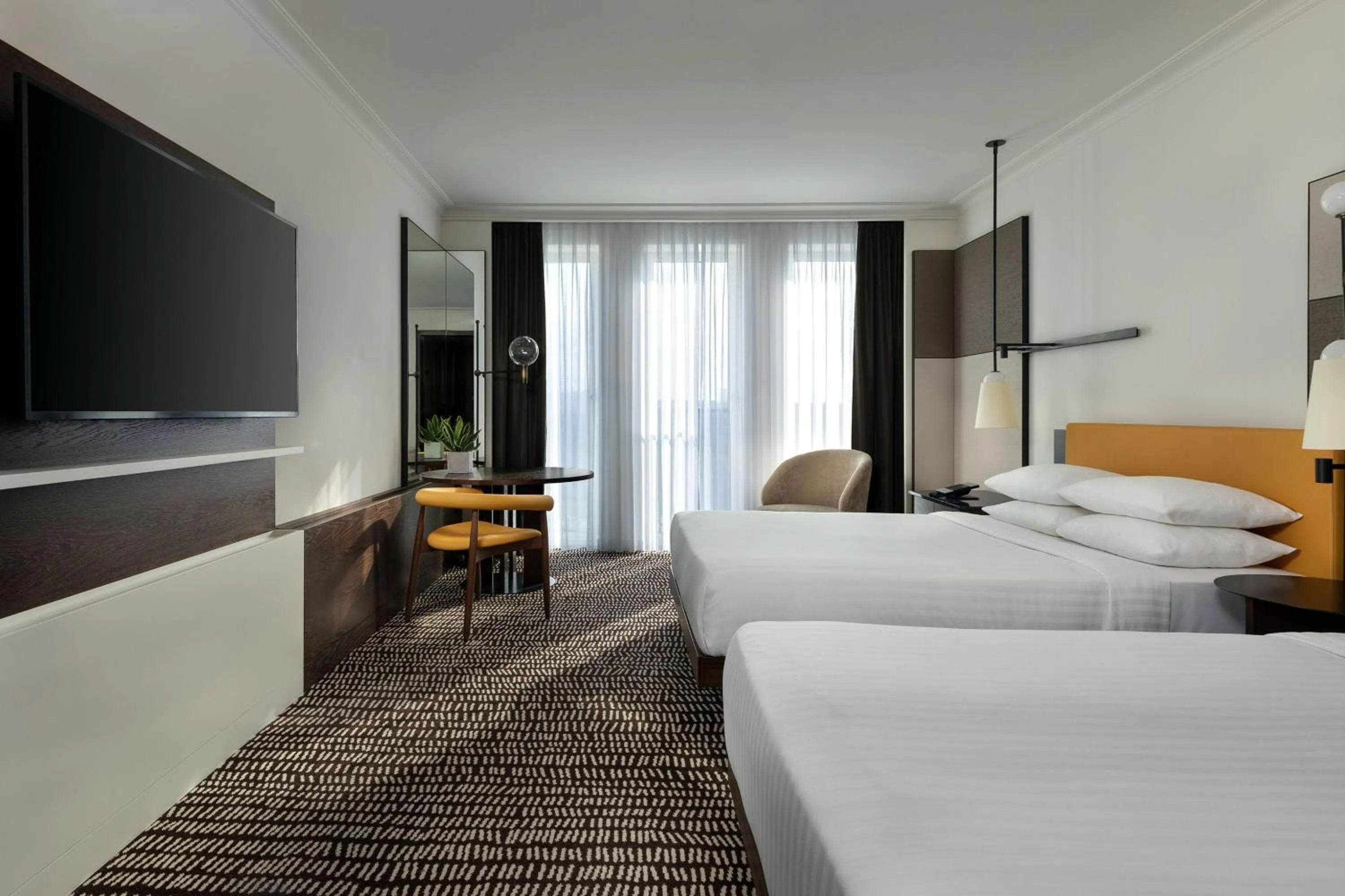Photo of the whole room, Bed in Berlin Marriott Hotel