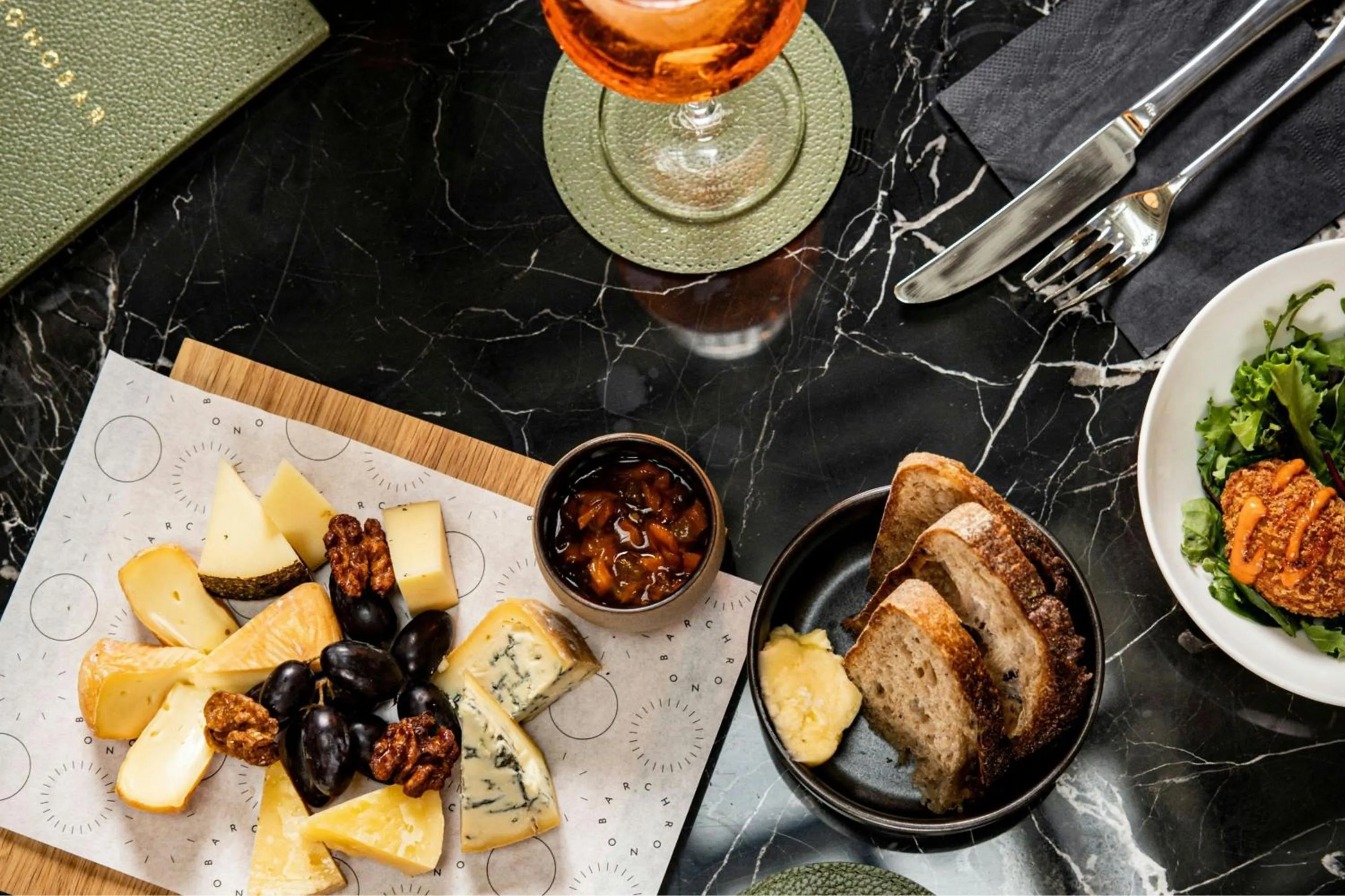 Lounge or bar in Berlin Marriott Hotel