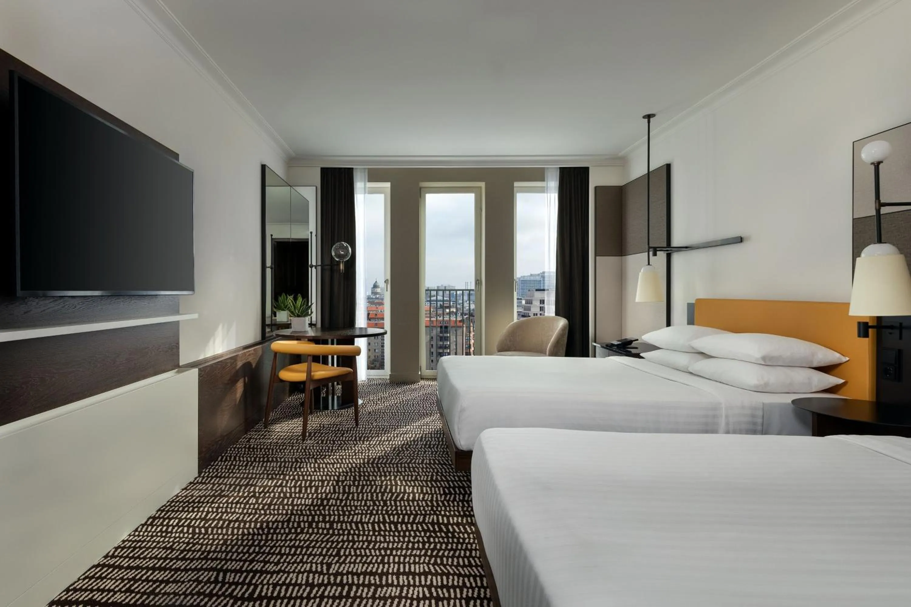 Photo of the whole room, Bed in Berlin Marriott Hotel