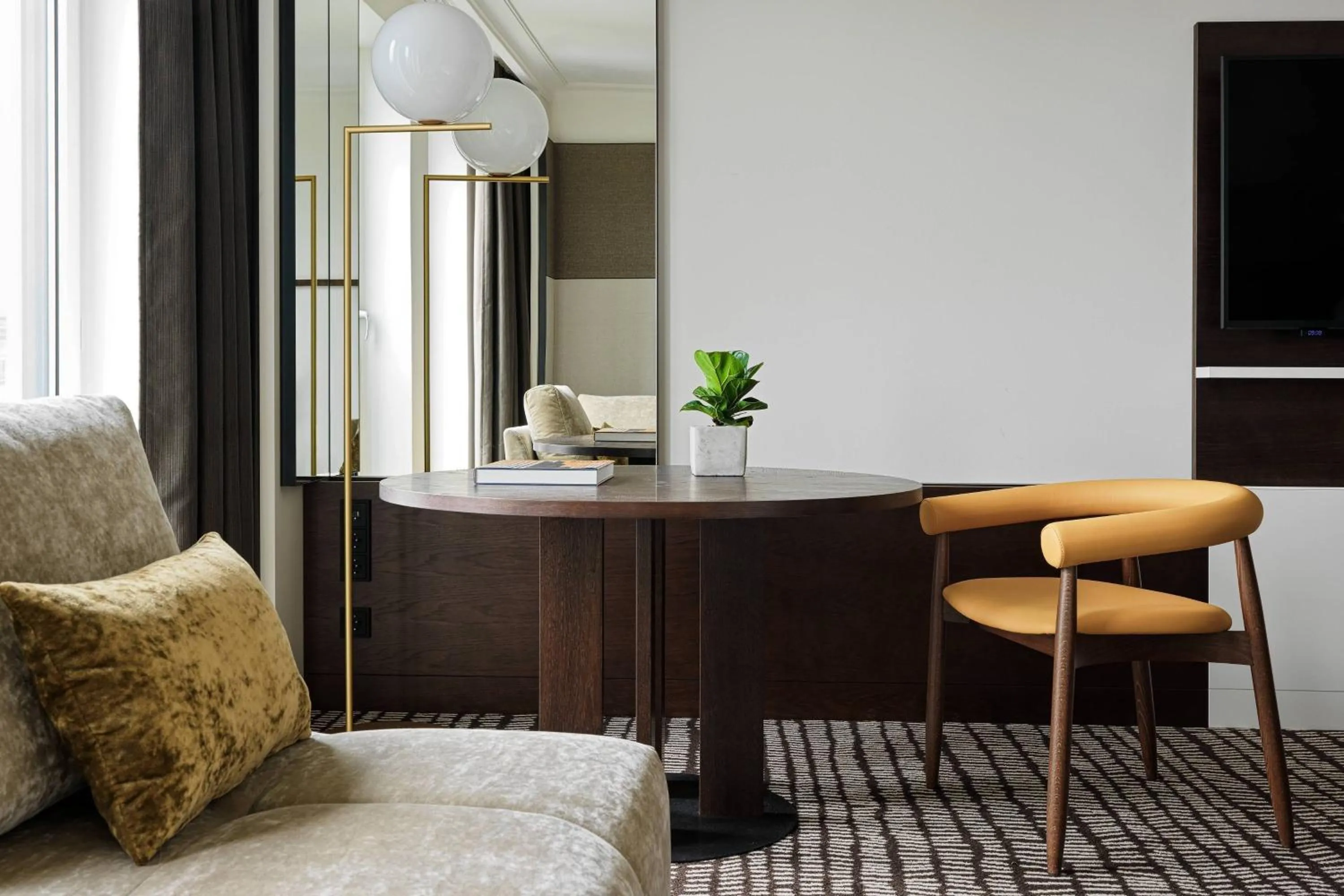 Photo of the whole room in Berlin Marriott Hotel