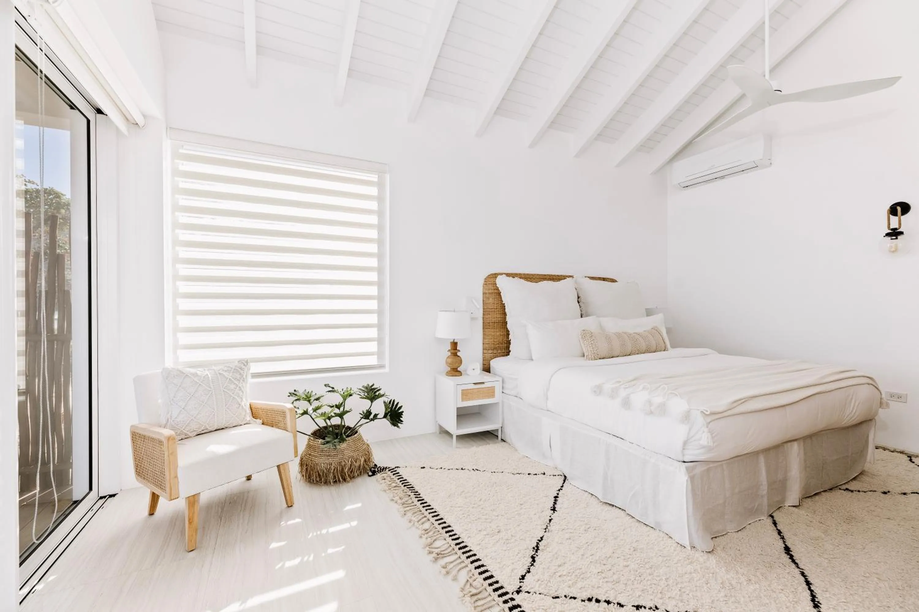 Bedroom, Bed in Long Bay Beach Resort