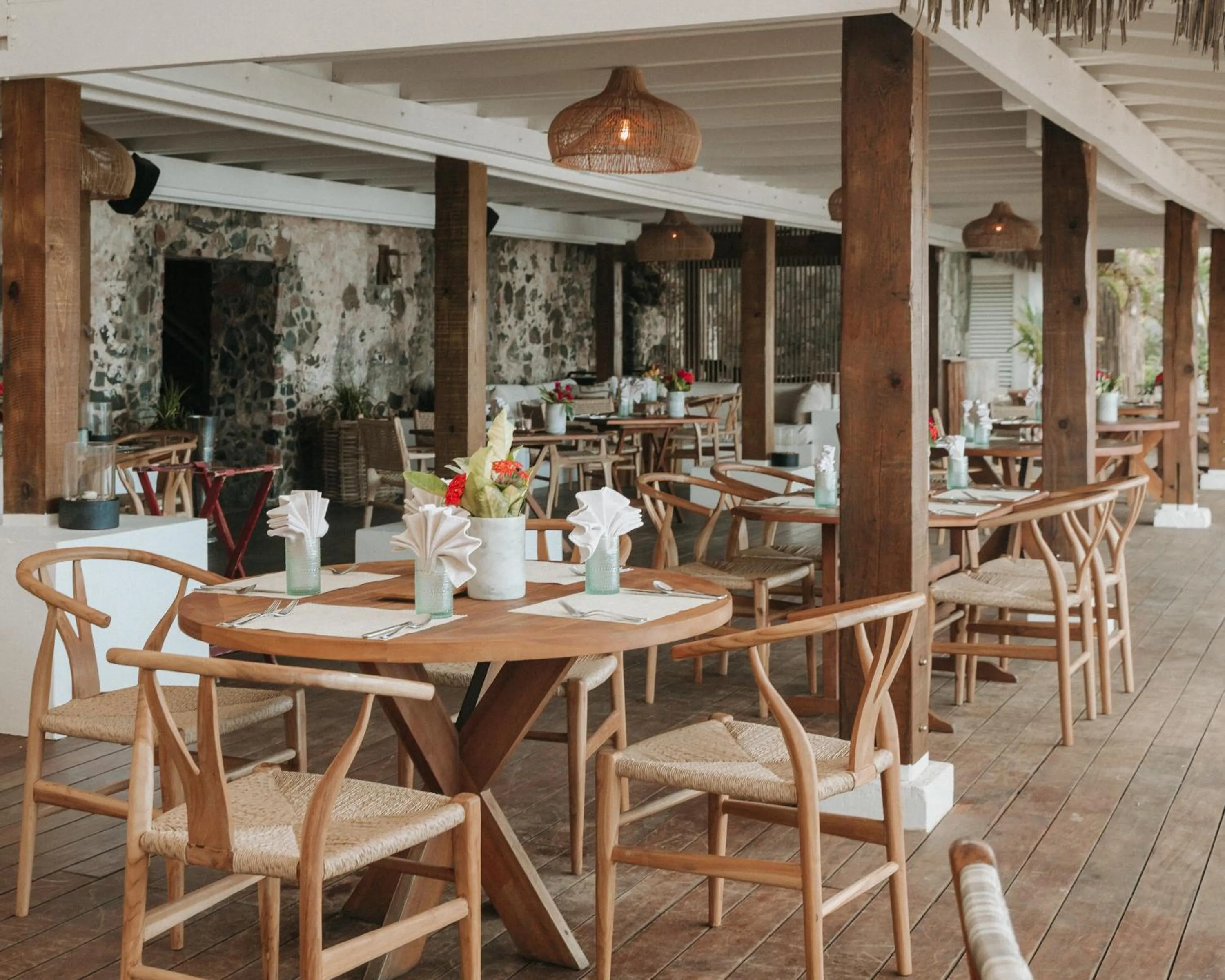 Restaurant/places to eat in Long Bay Beach Resort