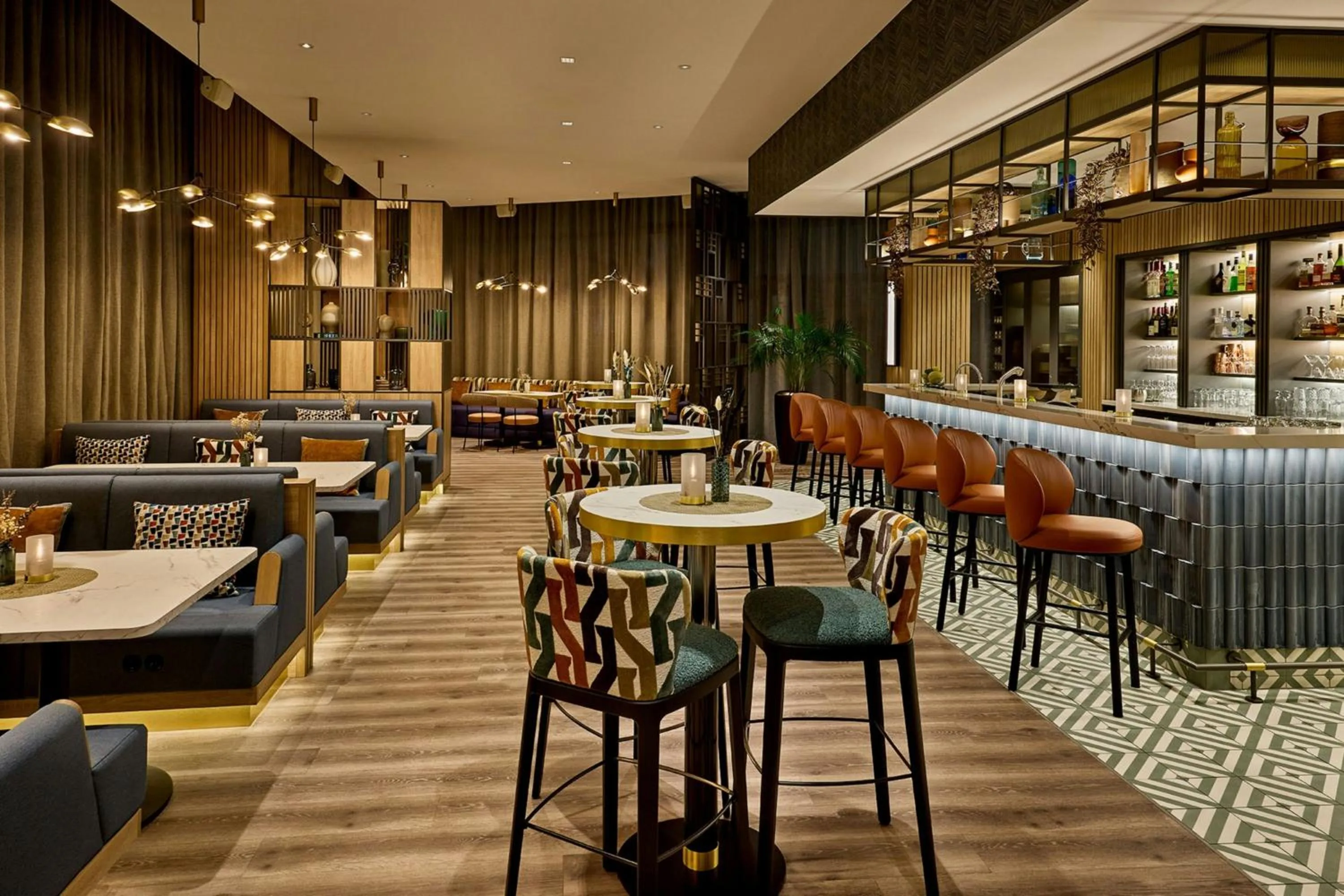 Lounge or bar in Courtyard by Marriott Berlin City Center
