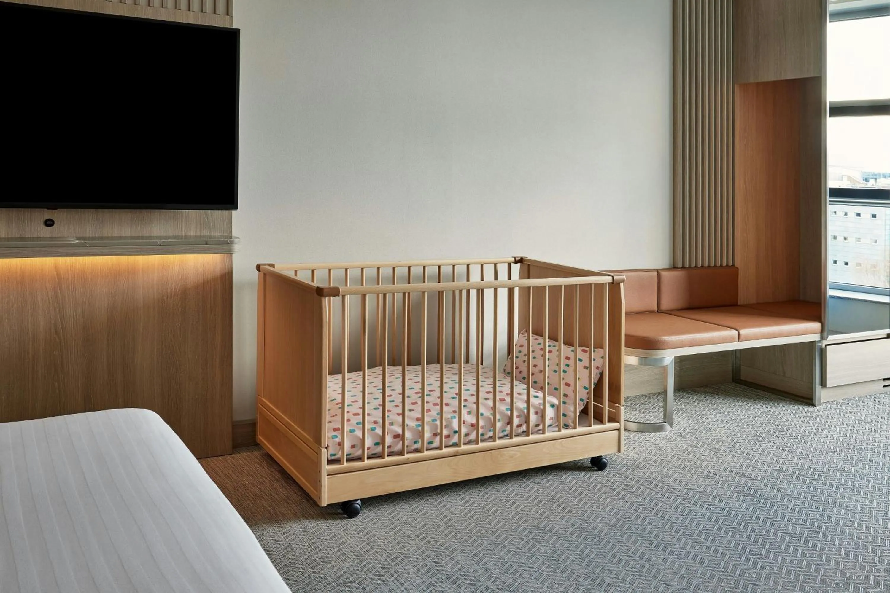 Photo of the whole room, Bed in Courtyard by Marriott Berlin City Center