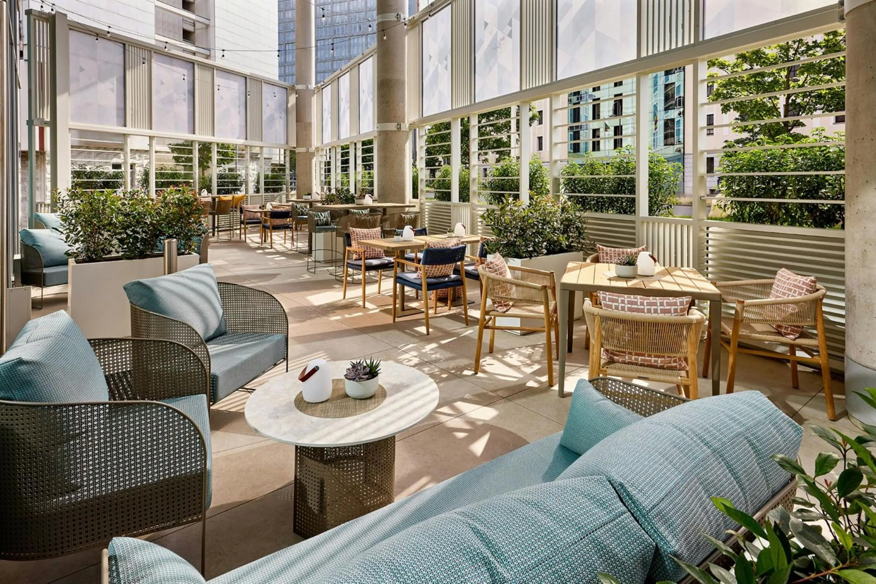 Lounge or bar in Courtyard by Marriott Berlin City Center