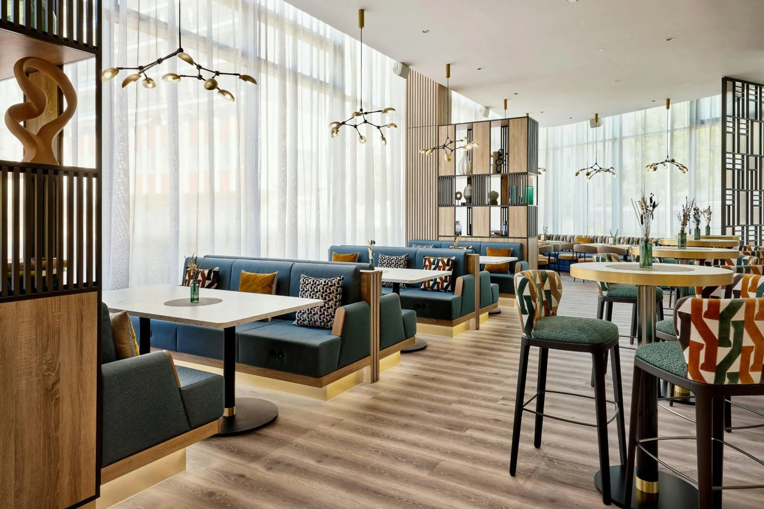 Lounge or bar in Courtyard by Marriott Berlin City Center