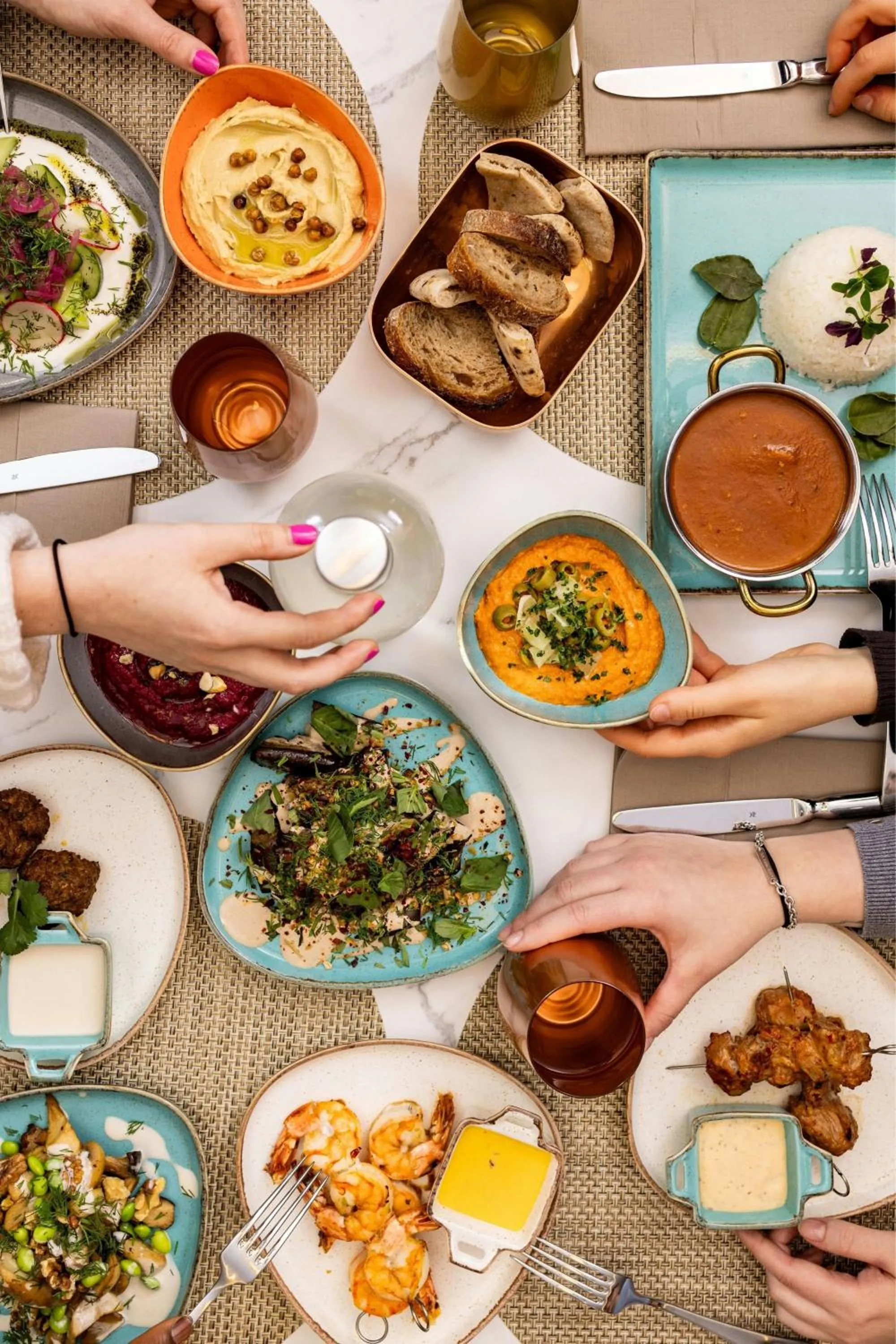 Lounge or bar in Courtyard by Marriott Berlin City Center