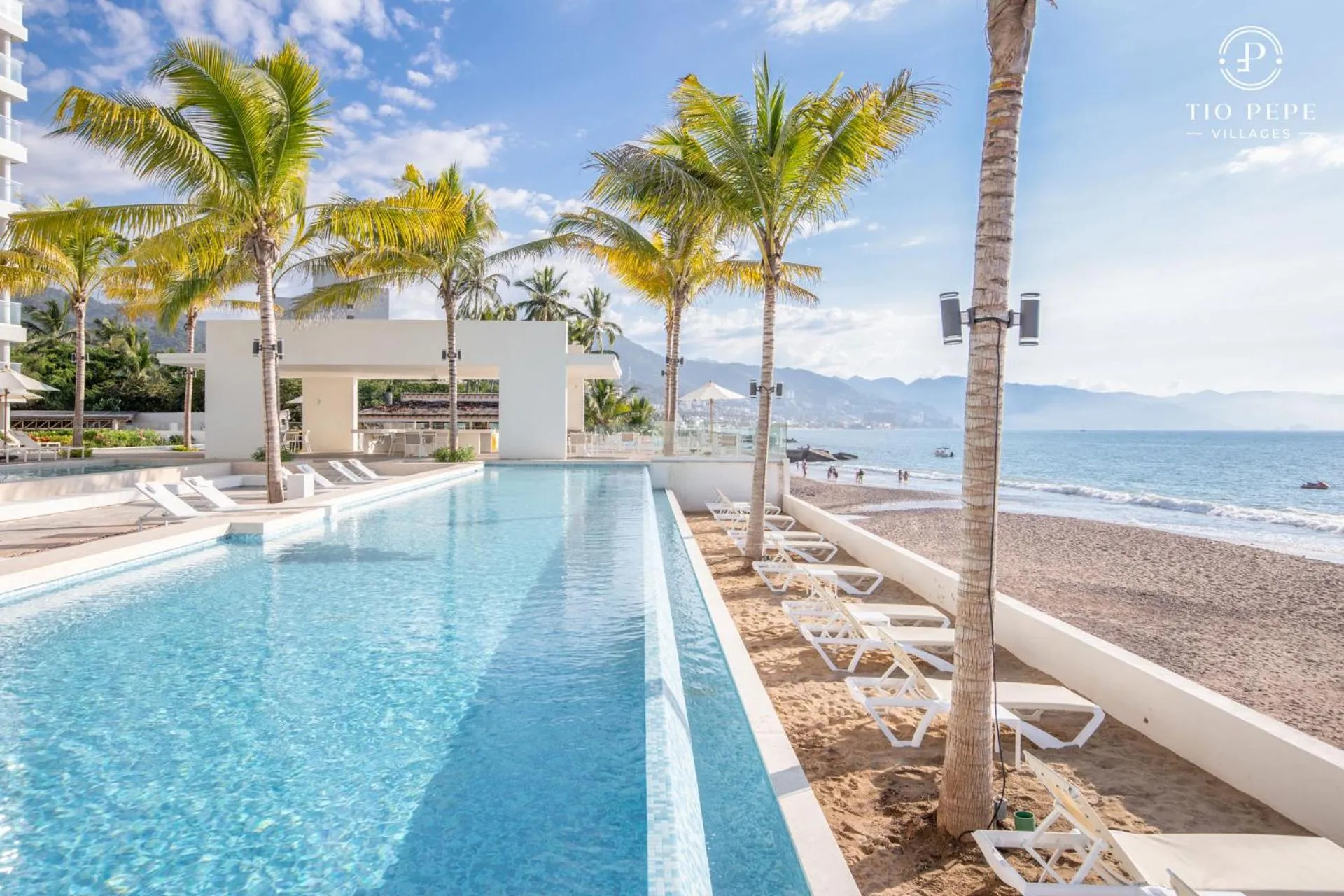 Swimming pool in Harbor Puerto Vallarta 14003