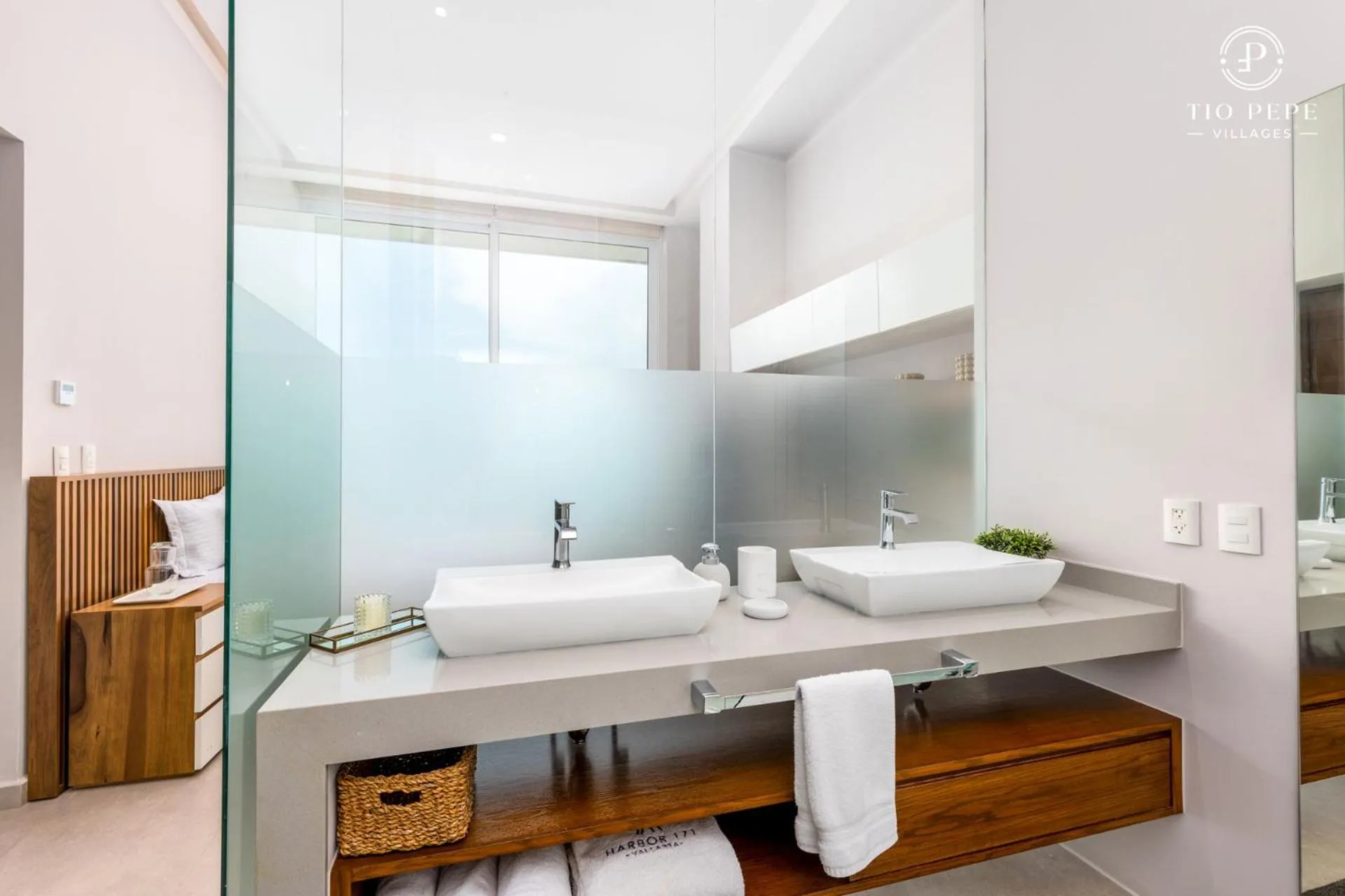 Bathroom, Bed in Harbor Puerto Vallarta 14003