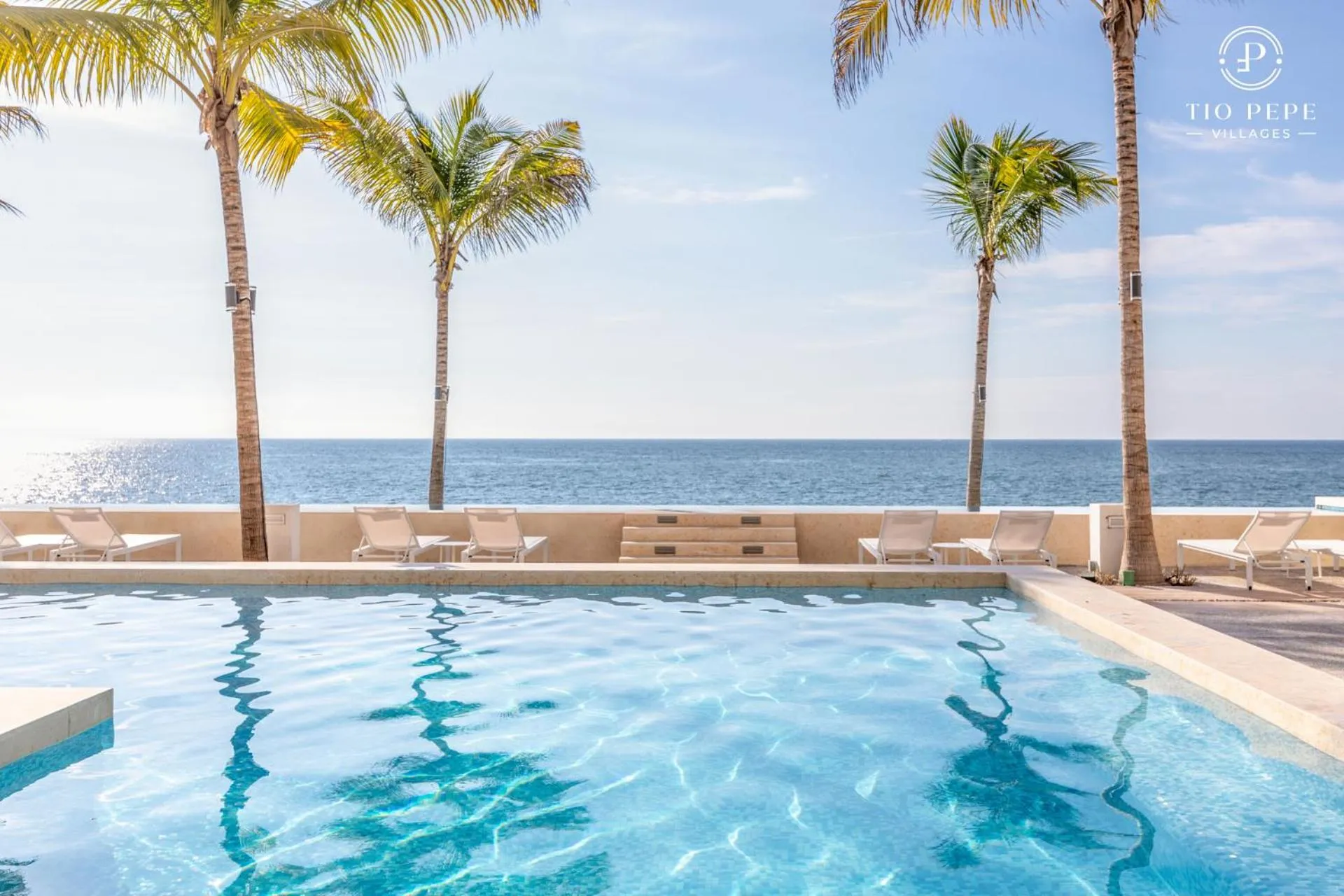 Swimming pool in Harbor Puerto Vallarta 14003