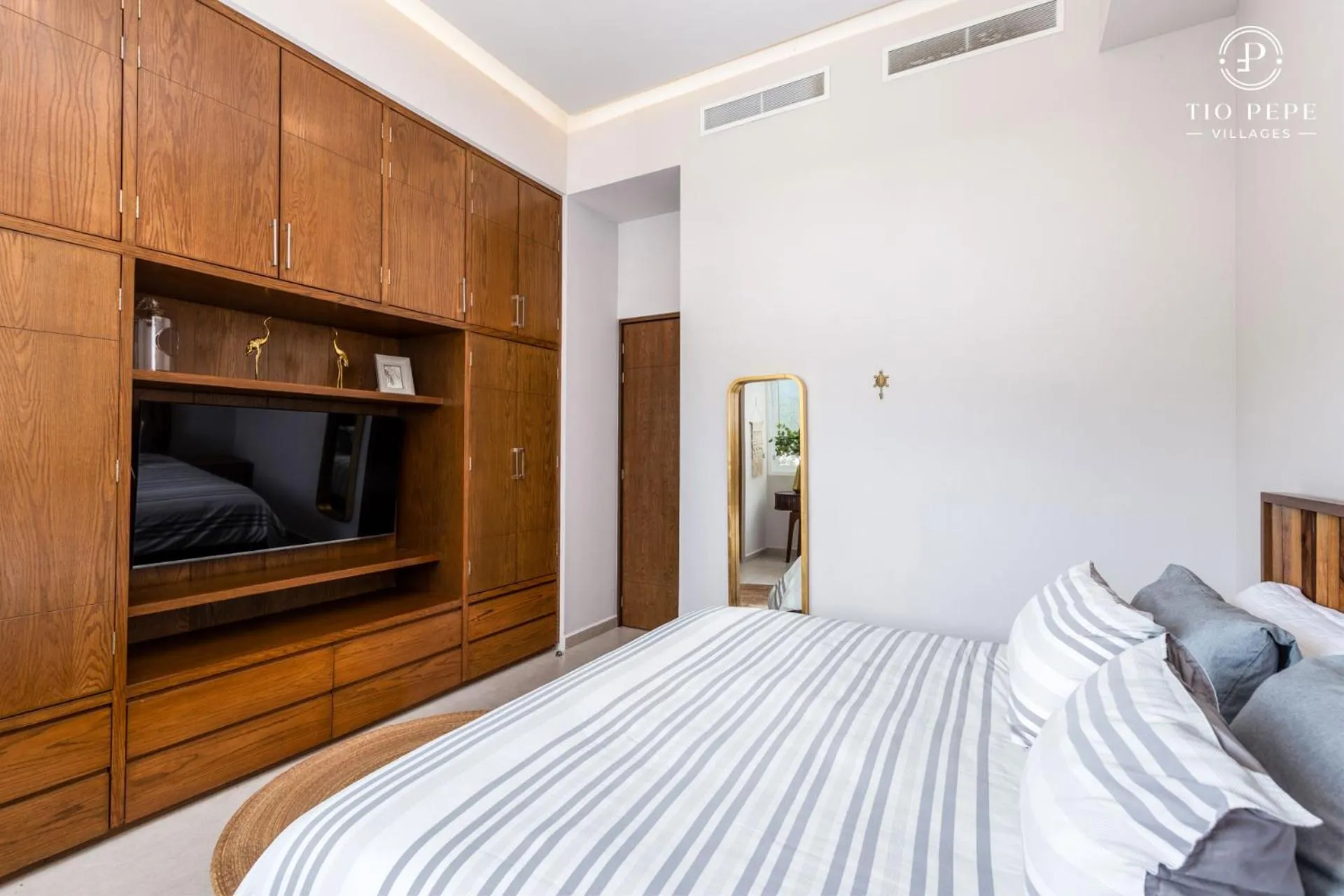 Bed in Harbor Puerto Vallarta 14003