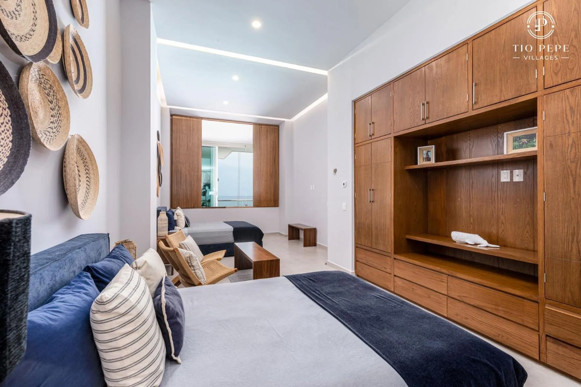 Photo of the whole room, Bed in Harbor Puerto Vallarta 14003