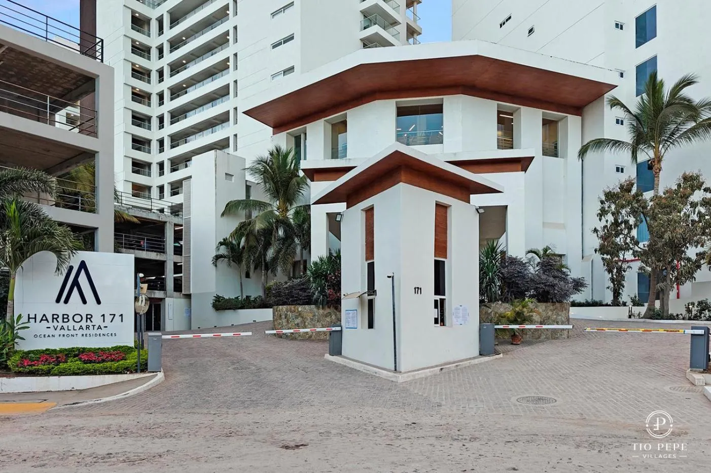 Property building in Harbor Puerto Vallarta 1008