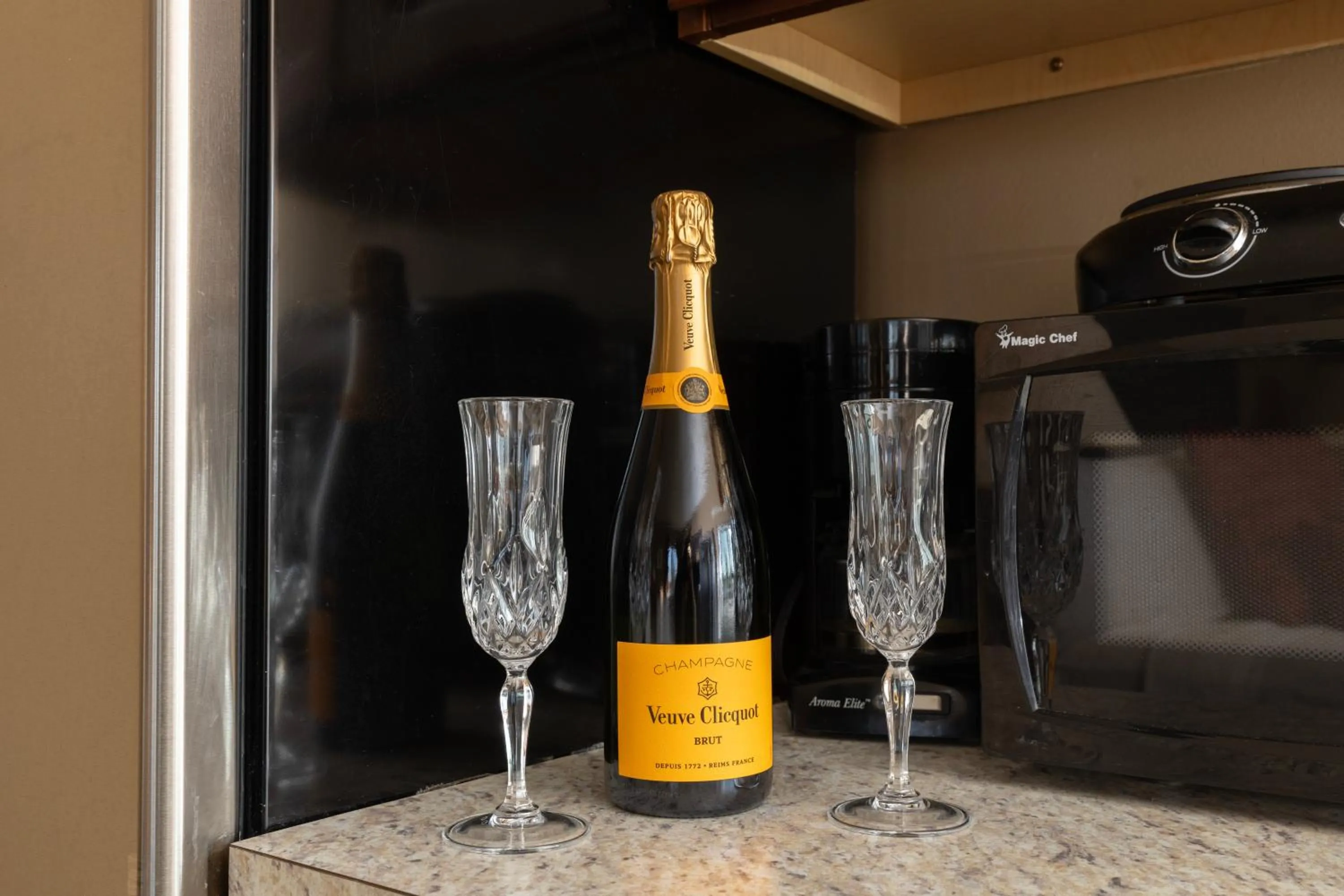 Drinks in Brinton Suites