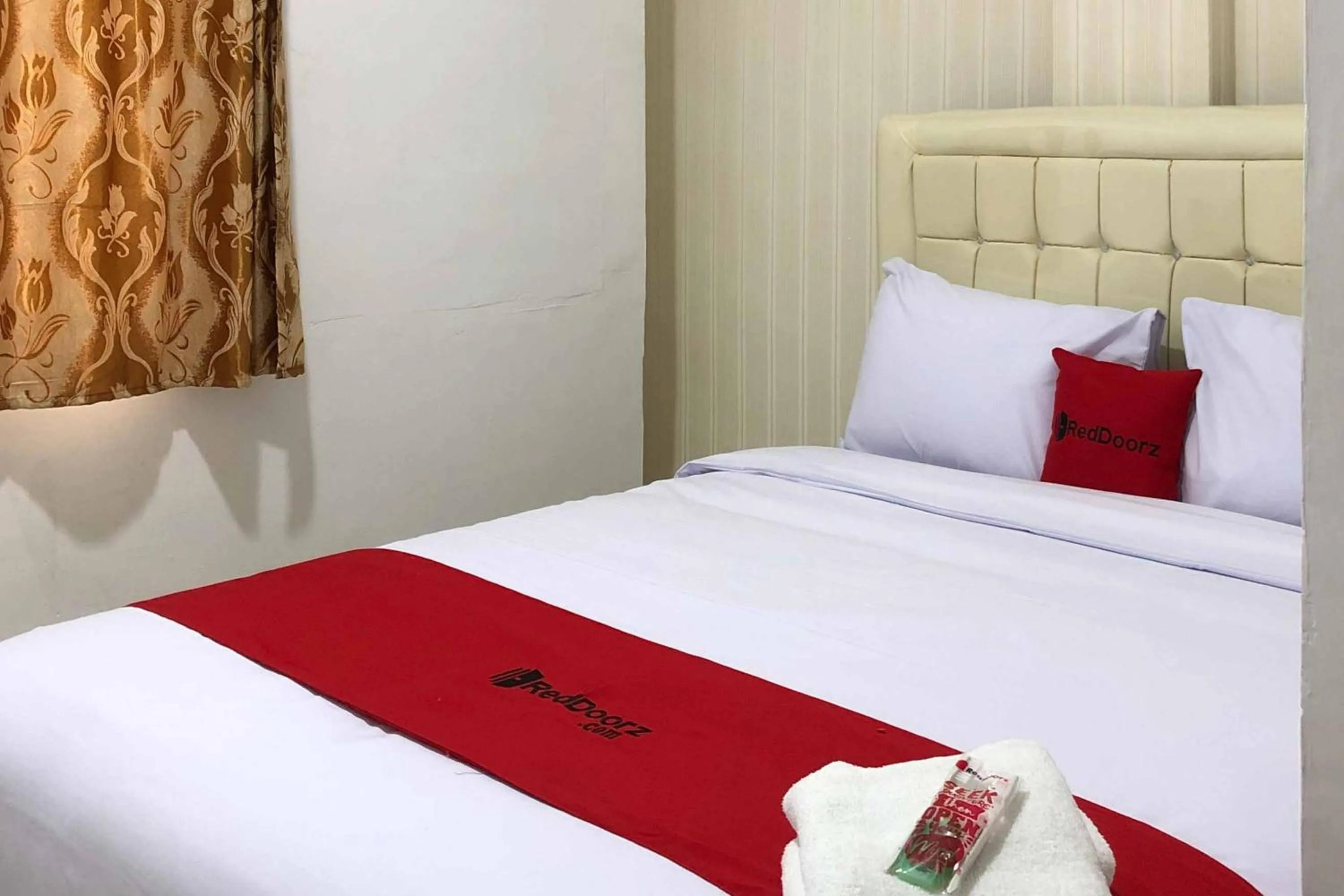 Bed in RedDoorz @ Aksara Medan